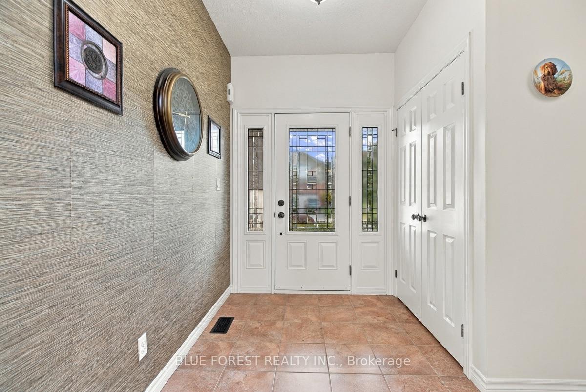 Photo 6 of 1197 Cardinal Road, London, South U — HOMEH