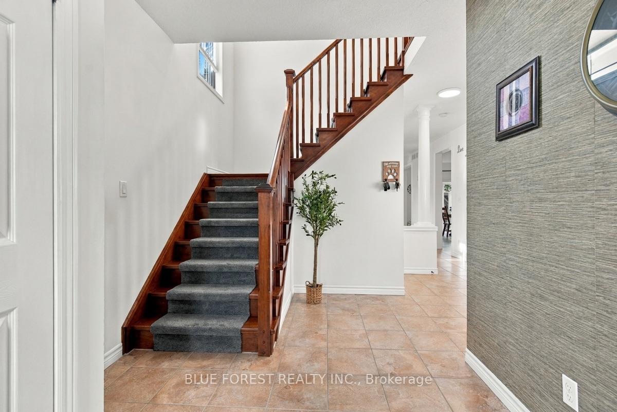 Photo 7 of 1197 Cardinal Road, London, South U — HOMEH