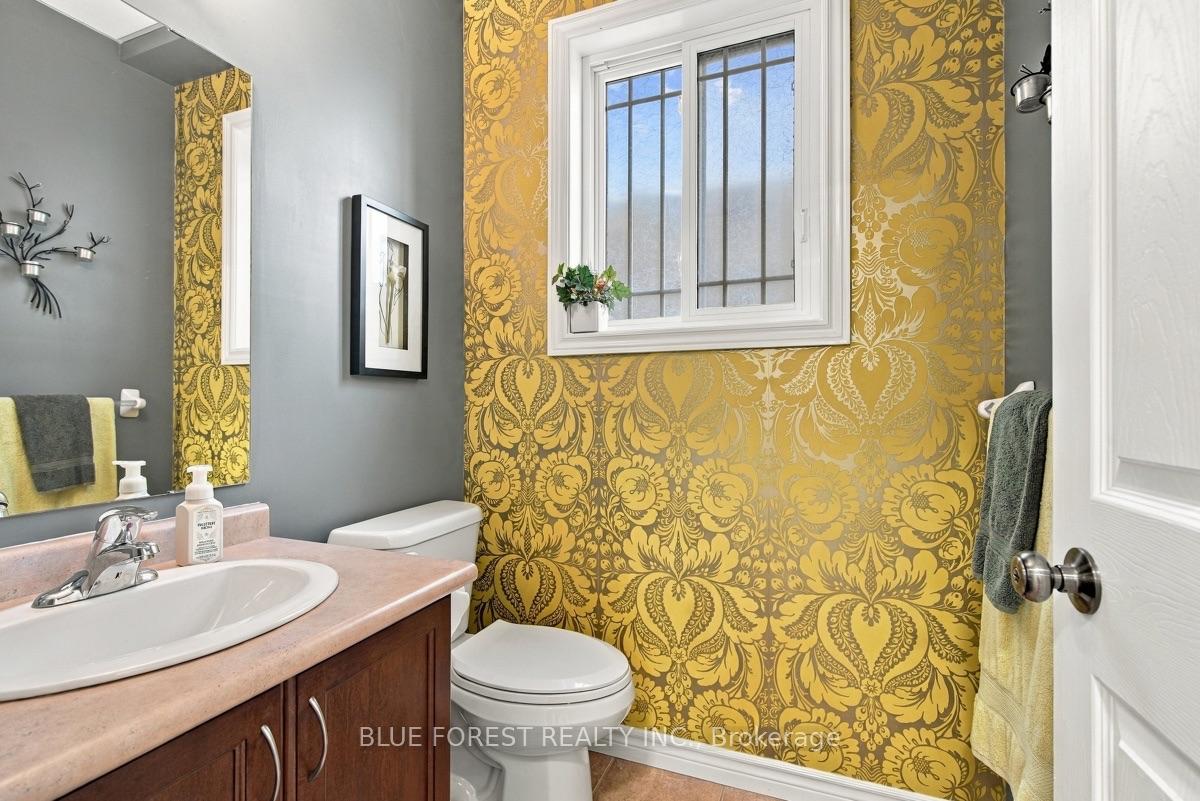Photo 18 of 1197 Cardinal Road, London, South U — HOMEH