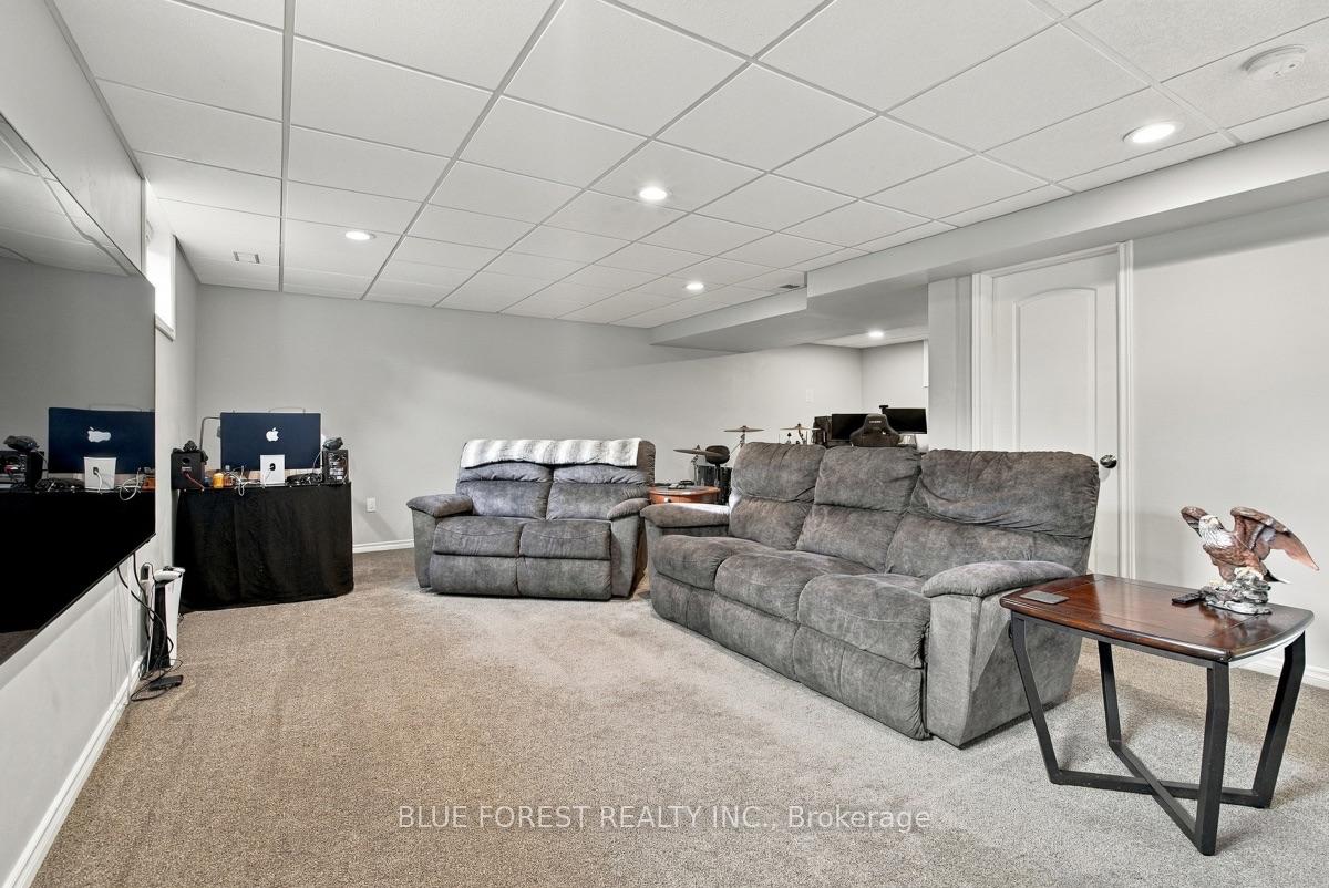 Photo 33 of 1197 Cardinal Road, London, South U — HOMEH