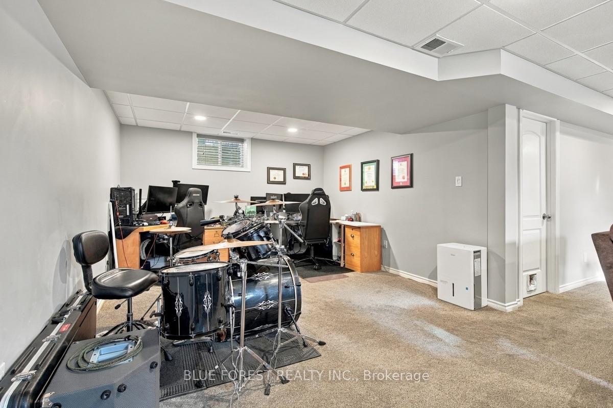 Photo 34 of 1197 Cardinal Road, London, South U — HOMEH