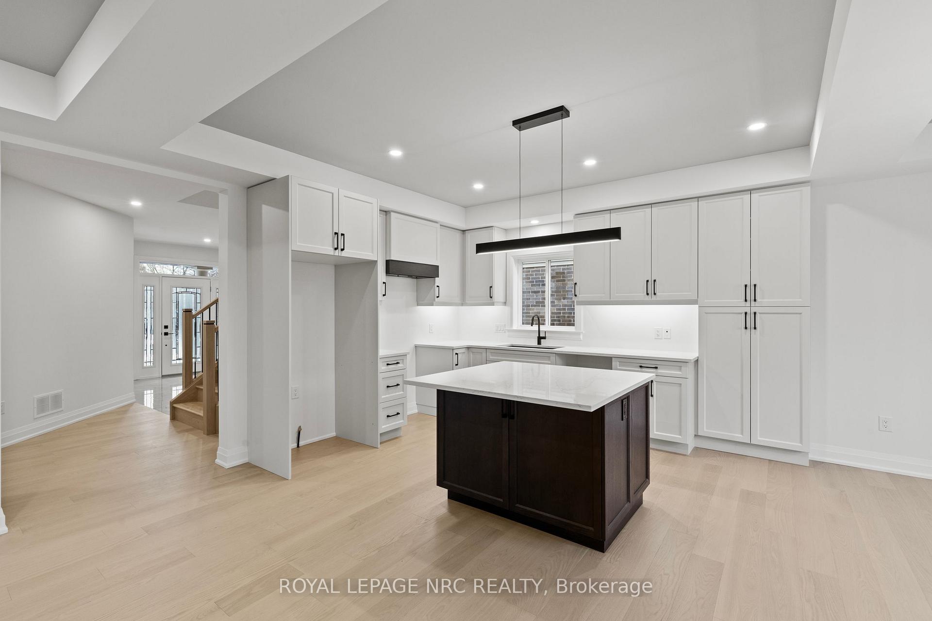 Photo 7 of 4705 Lee Avenue, Niagara Falls, Ascot — HOMEH