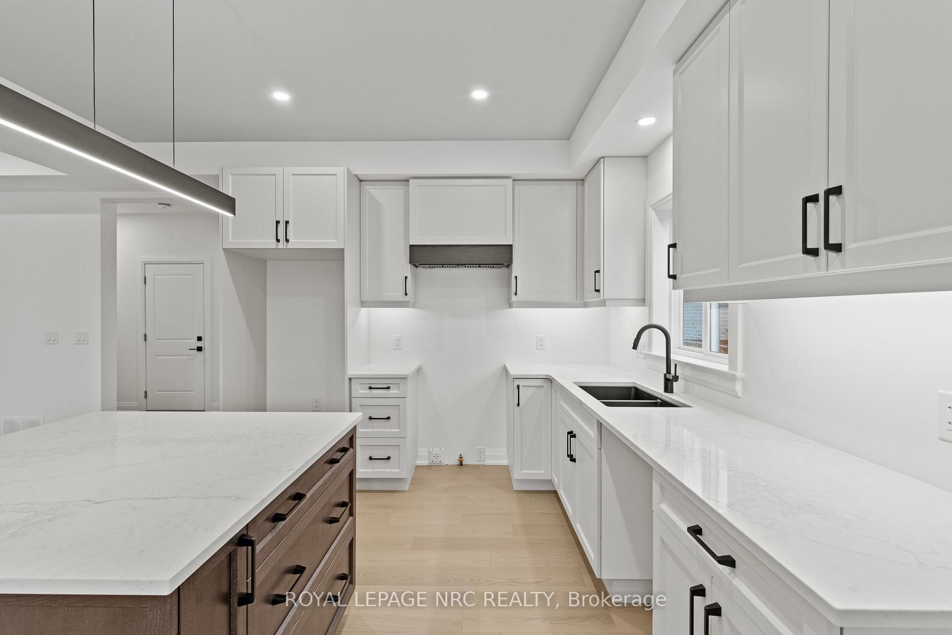 Photo 8 of 4705 Lee Avenue, Niagara Falls, Ascot — HOMEH