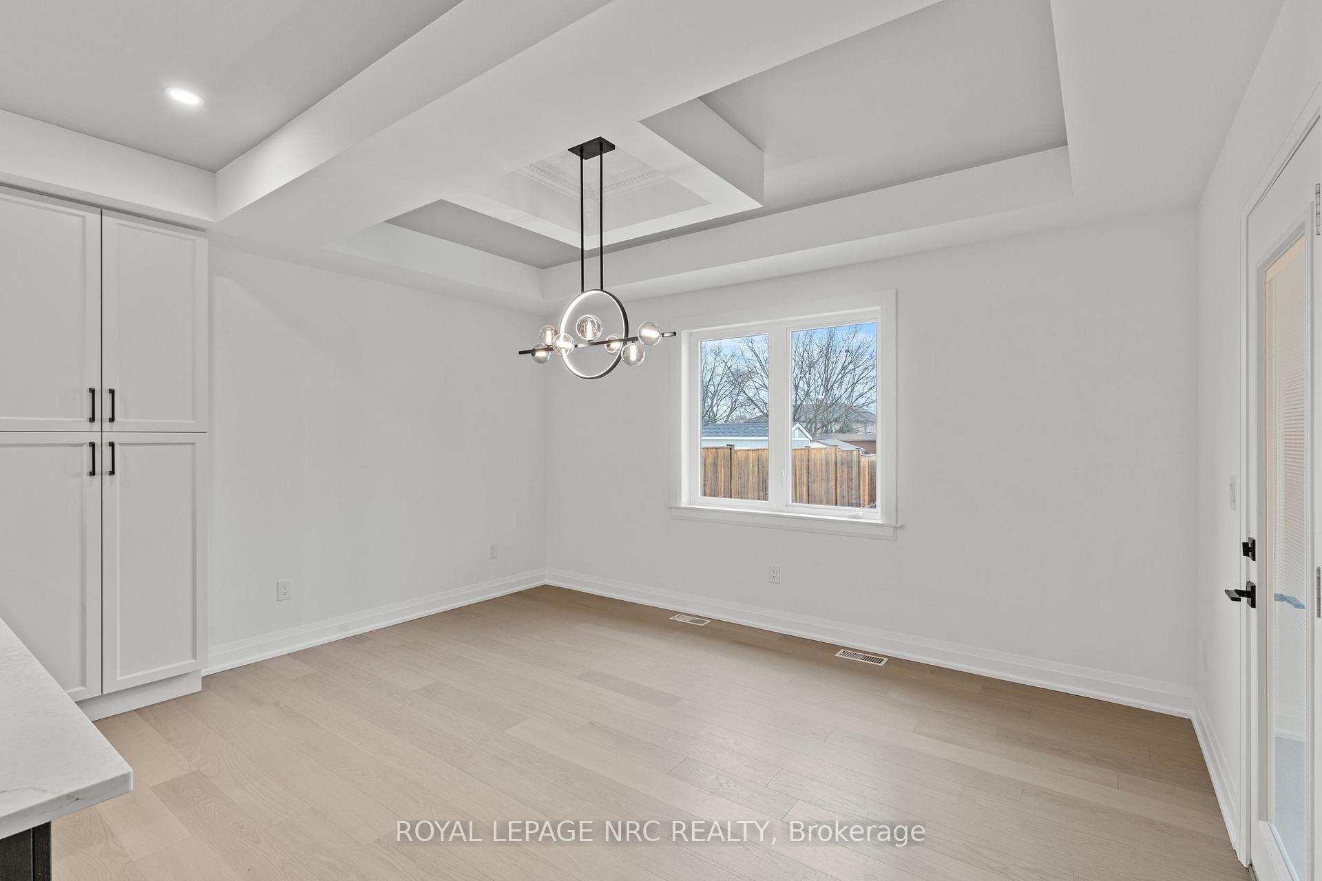 Photo 11 of 4705 Lee Avenue, Niagara Falls, Ascot — HOMEH