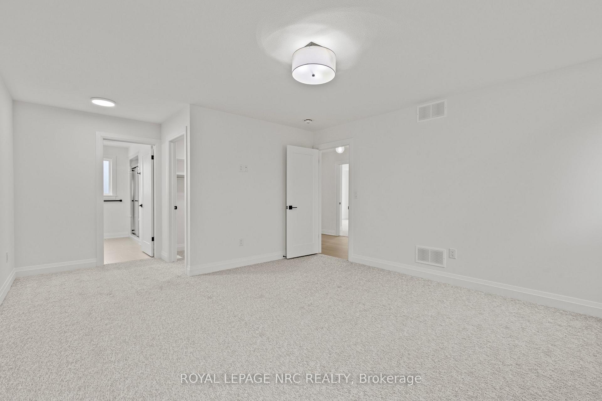 Photo 15 of 4705 Lee Avenue, Niagara Falls, Ascot — HOMEH