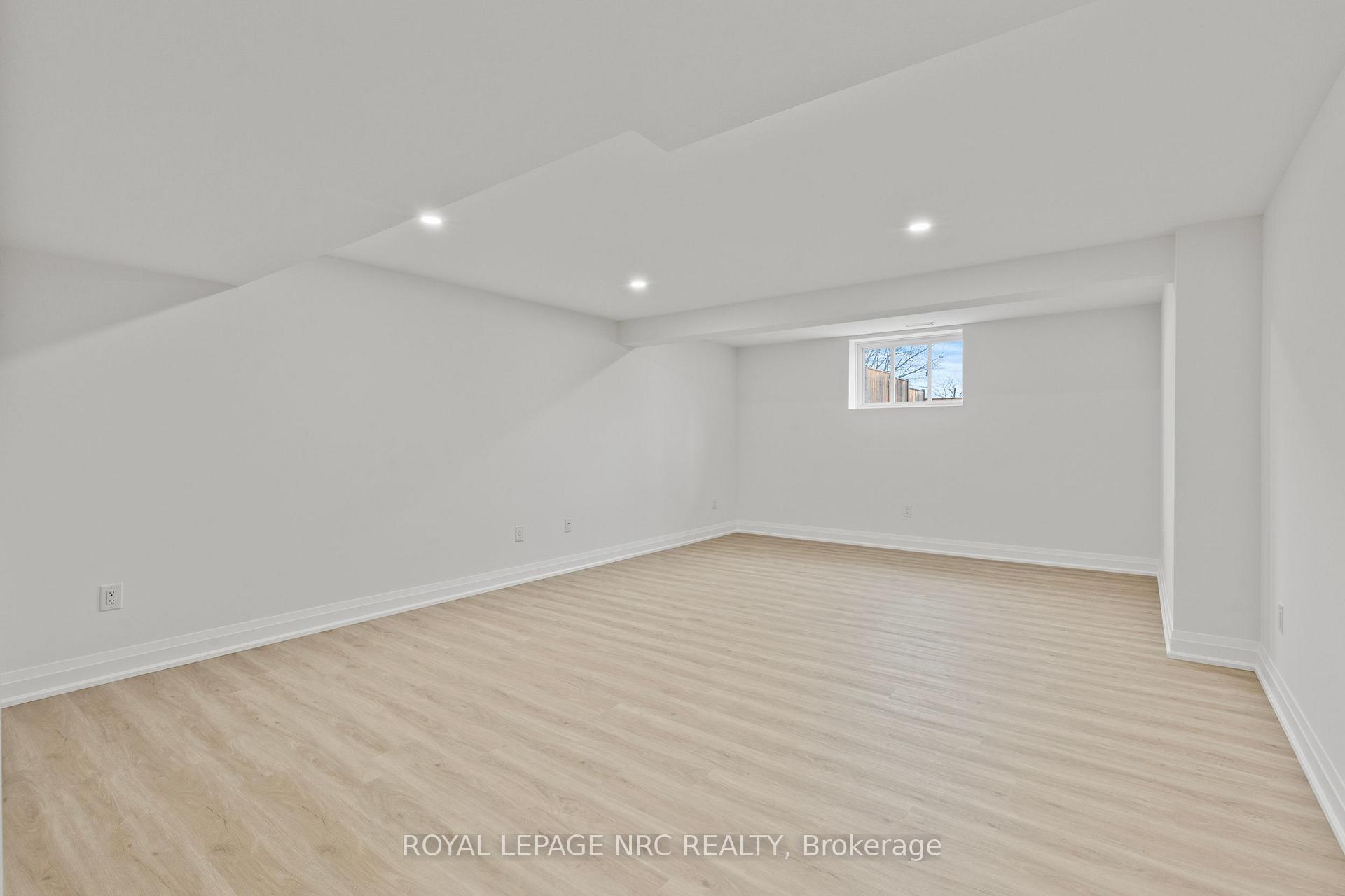 Photo 29 of 4705 Lee Avenue, Niagara Falls, Ascot — HOMEH