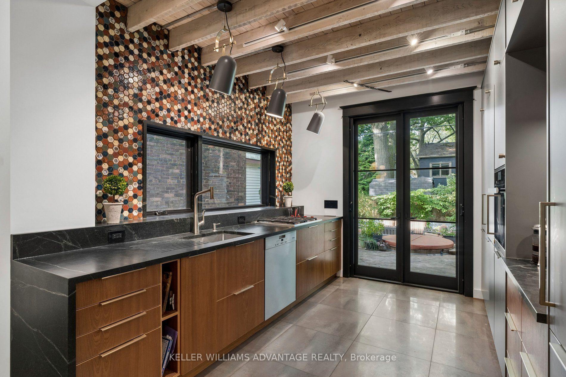 Photo 12 of 84 Kingsmount Park Road, Toronto, Woodbine Corridor — HOMEH
