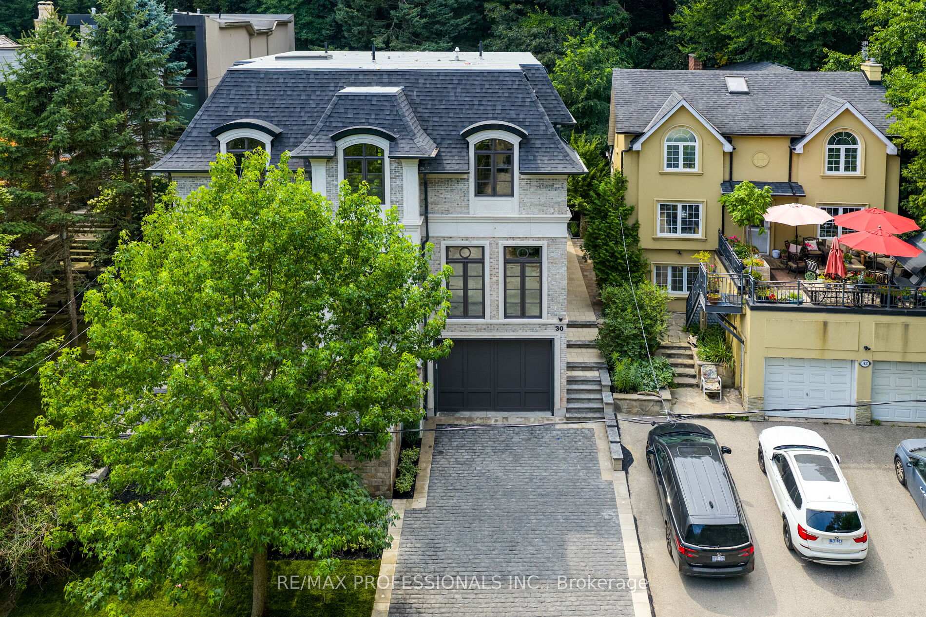 Photo 3 of 30 Dacre Crescent, Toronto, High Park-Swansea — HOMEH