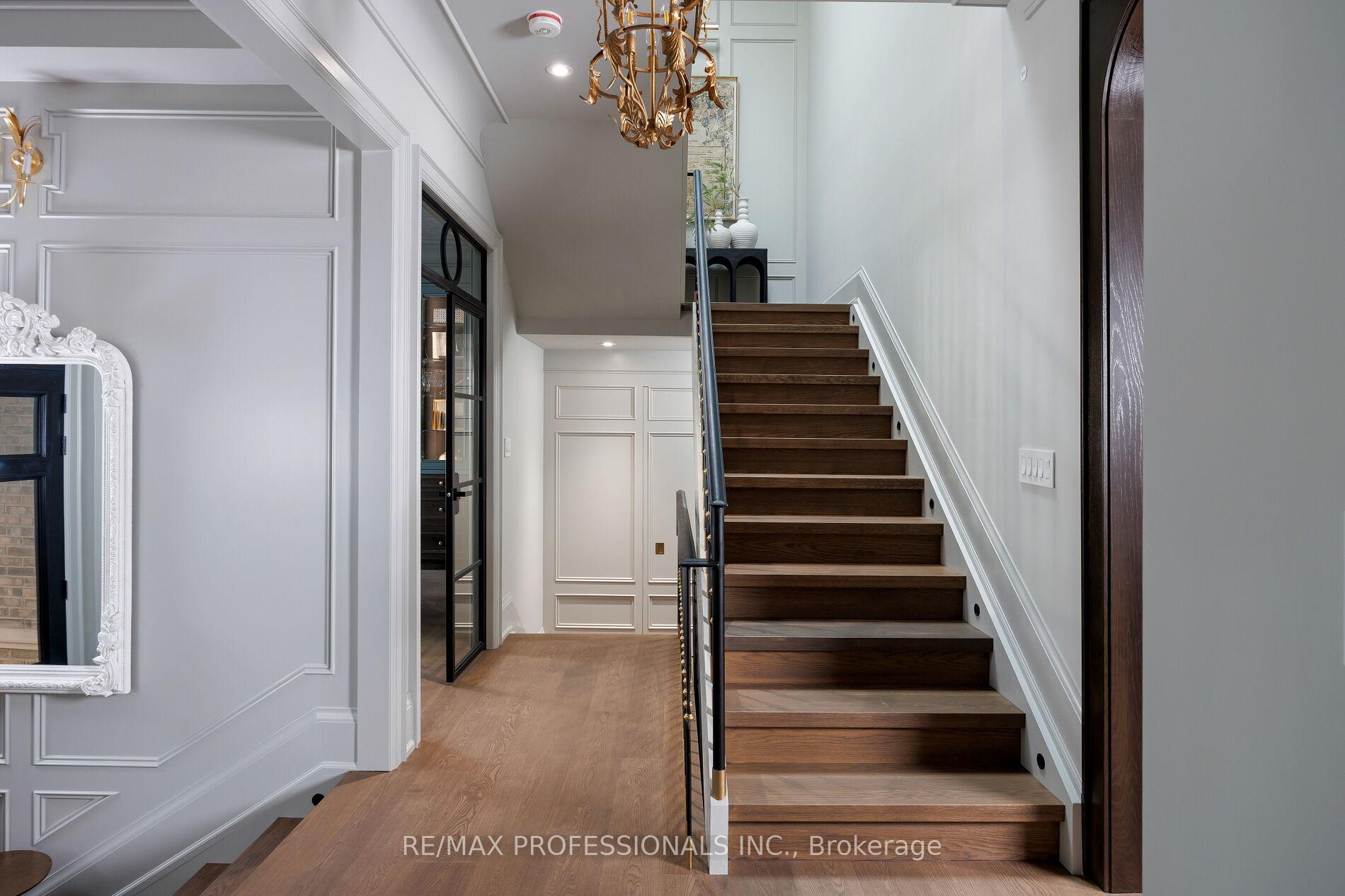 Photo 11 of 30 Dacre Crescent, Toronto, High Park-Swansea — HOMEH