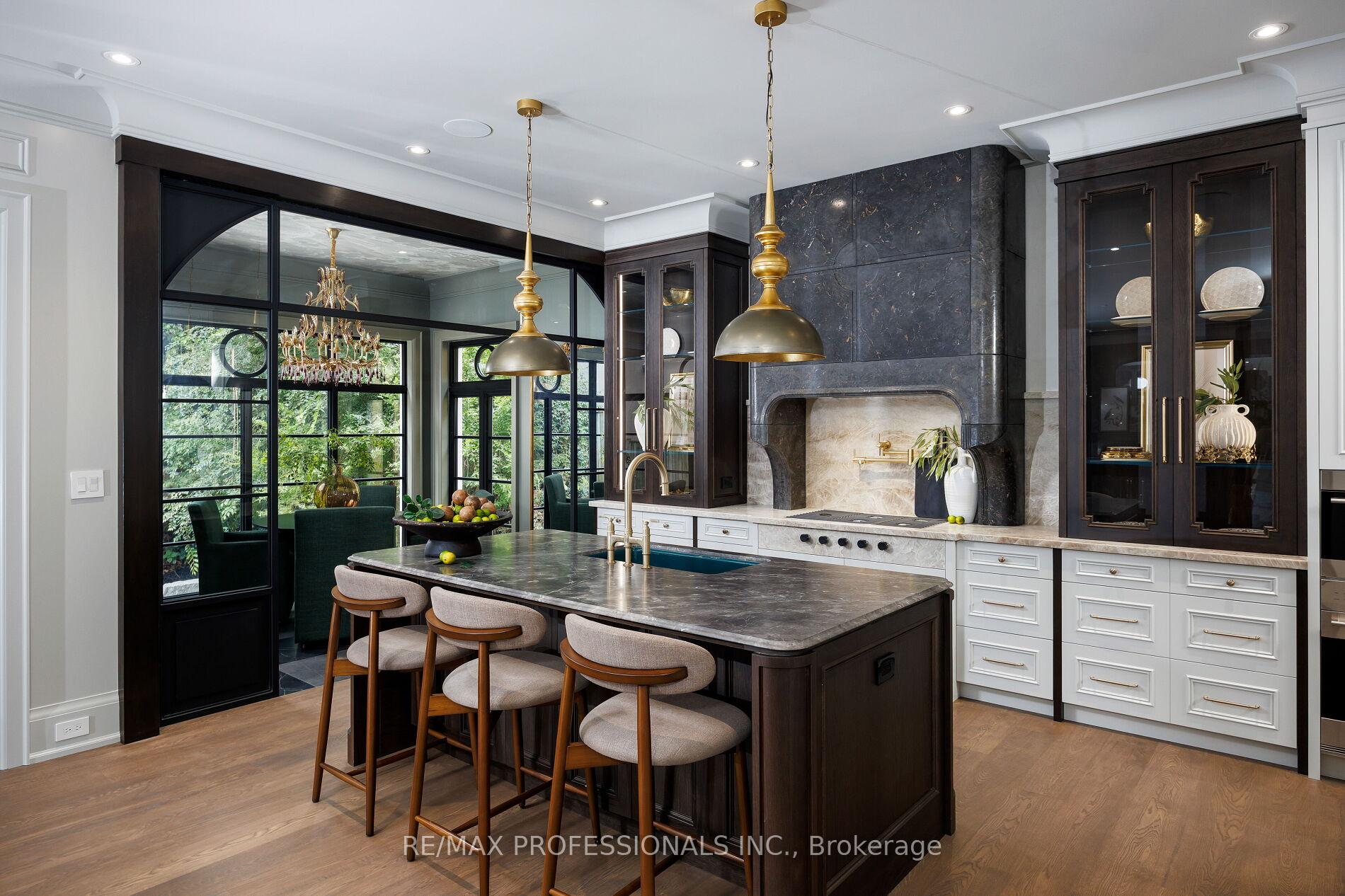 Photo 16 of 30 Dacre Crescent, Toronto, High Park-Swansea — HOMEH