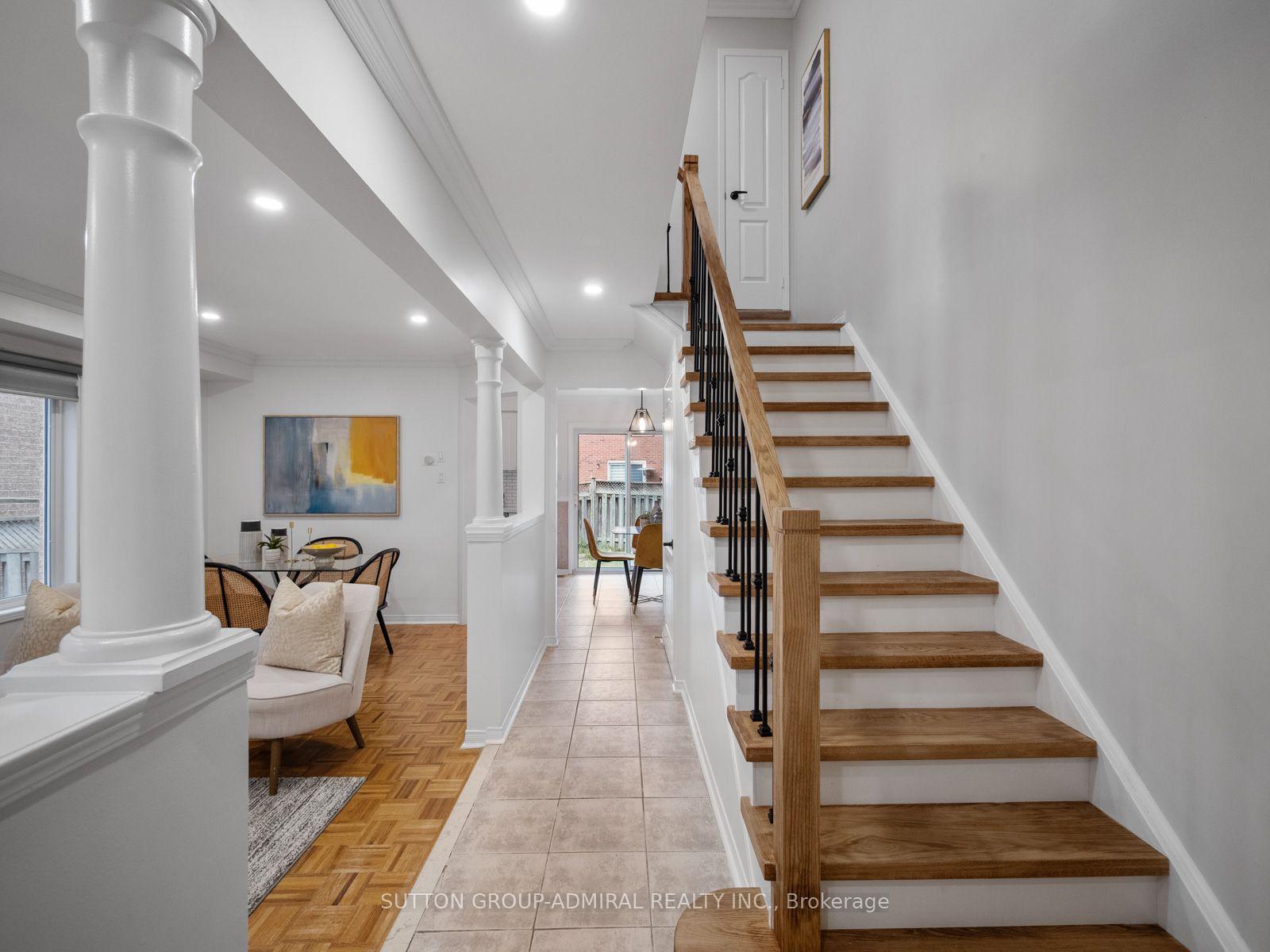 Photo 6 of 104 Parktree Drive, Vaughan, Maple — HOMEH