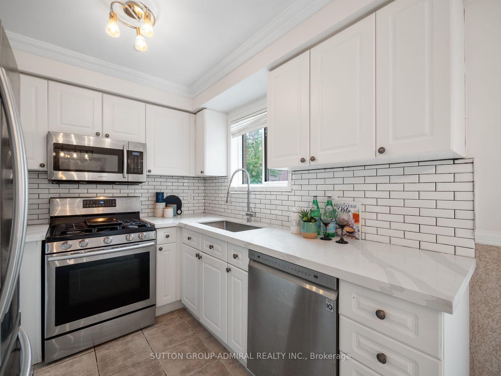 Photo 17 of 104 Parktree Drive, Vaughan, Maple — HOMEH