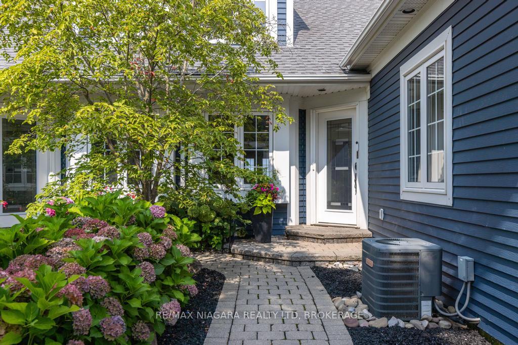 Photo 4 of Unit 66, 7 Lakeside Drive, St. Catharines, Port Weller — HOMEH