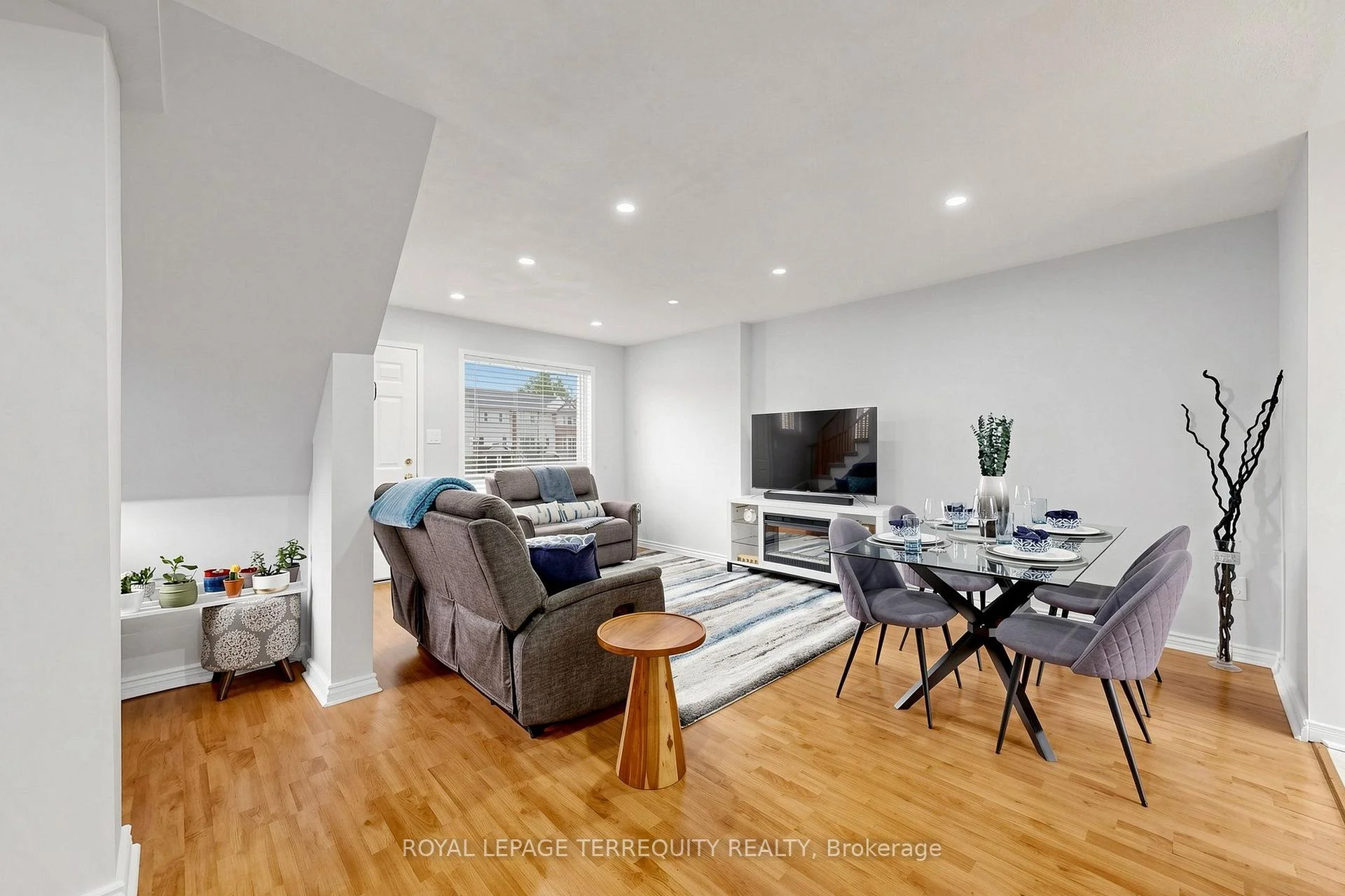 Photo 11 of Unit 62, 1865 Kingston Road, Pickering, Village East — HOMEH