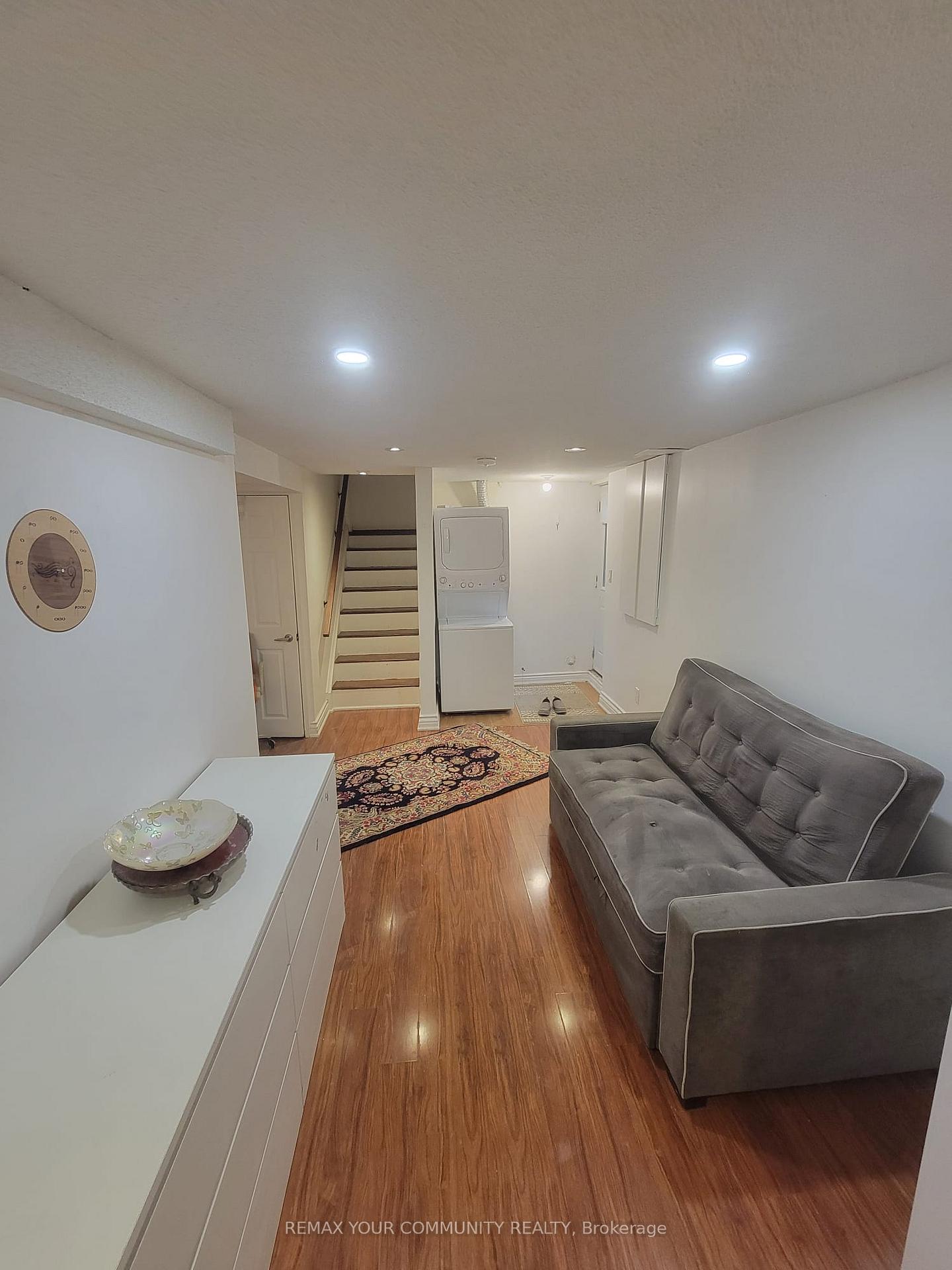 Photo 3 of 47 Drumern Crescent, Richmond Hill, North Richvale — HOMEH