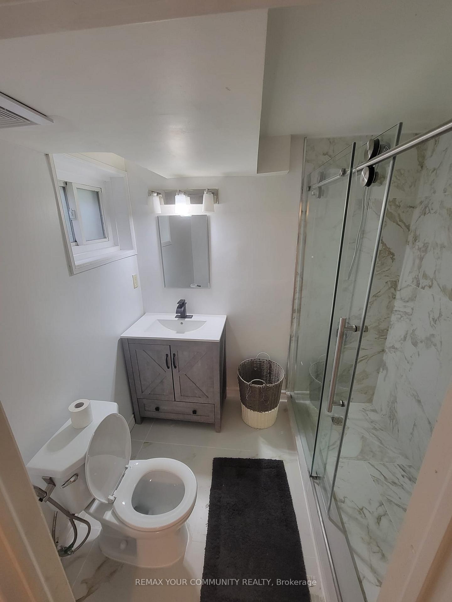 Photo 4 of 47 Drumern Crescent, Richmond Hill, North Richvale — HOMEH