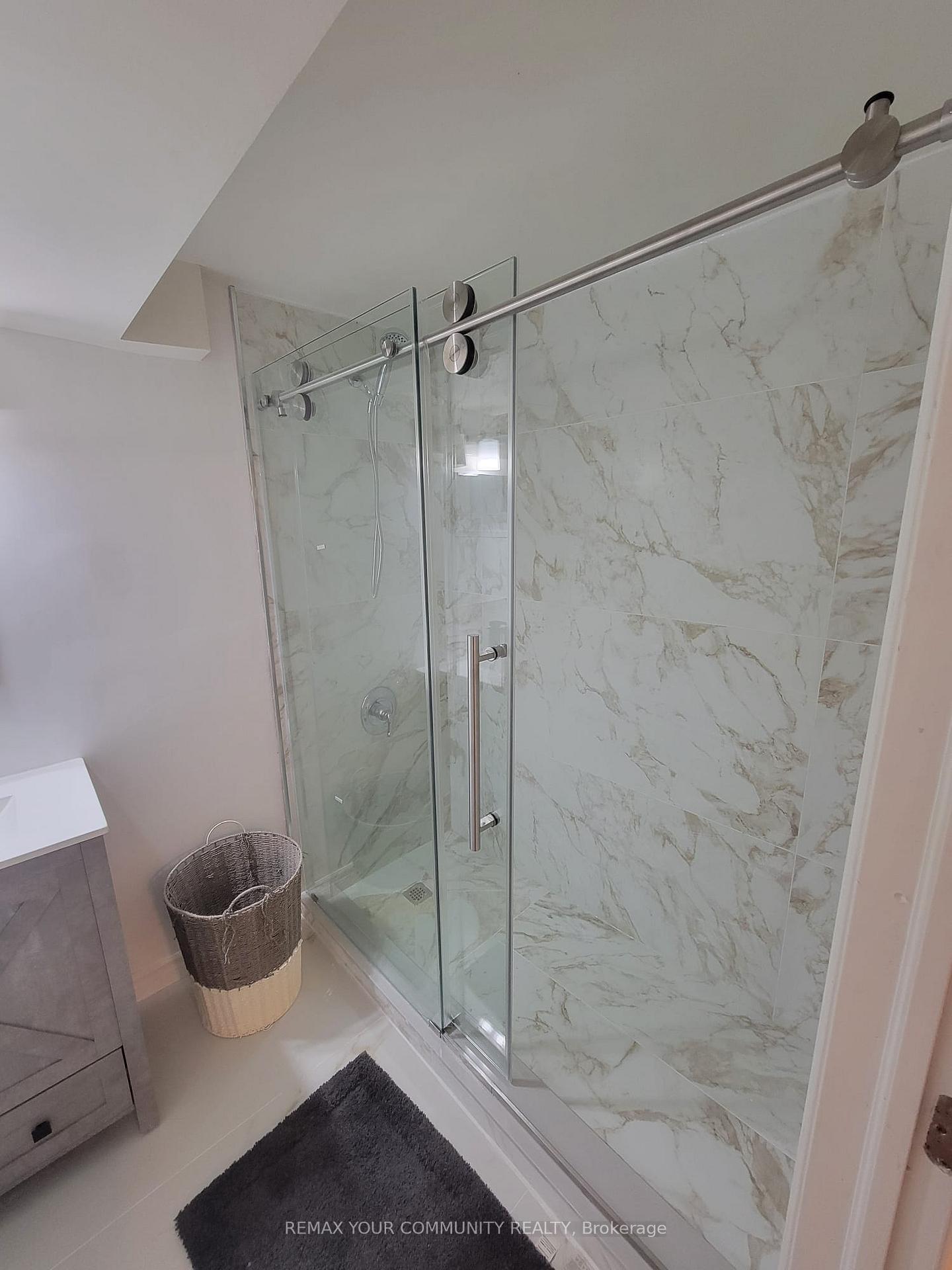 Photo 5 of 47 Drumern Crescent, Richmond Hill, North Richvale — HOMEH