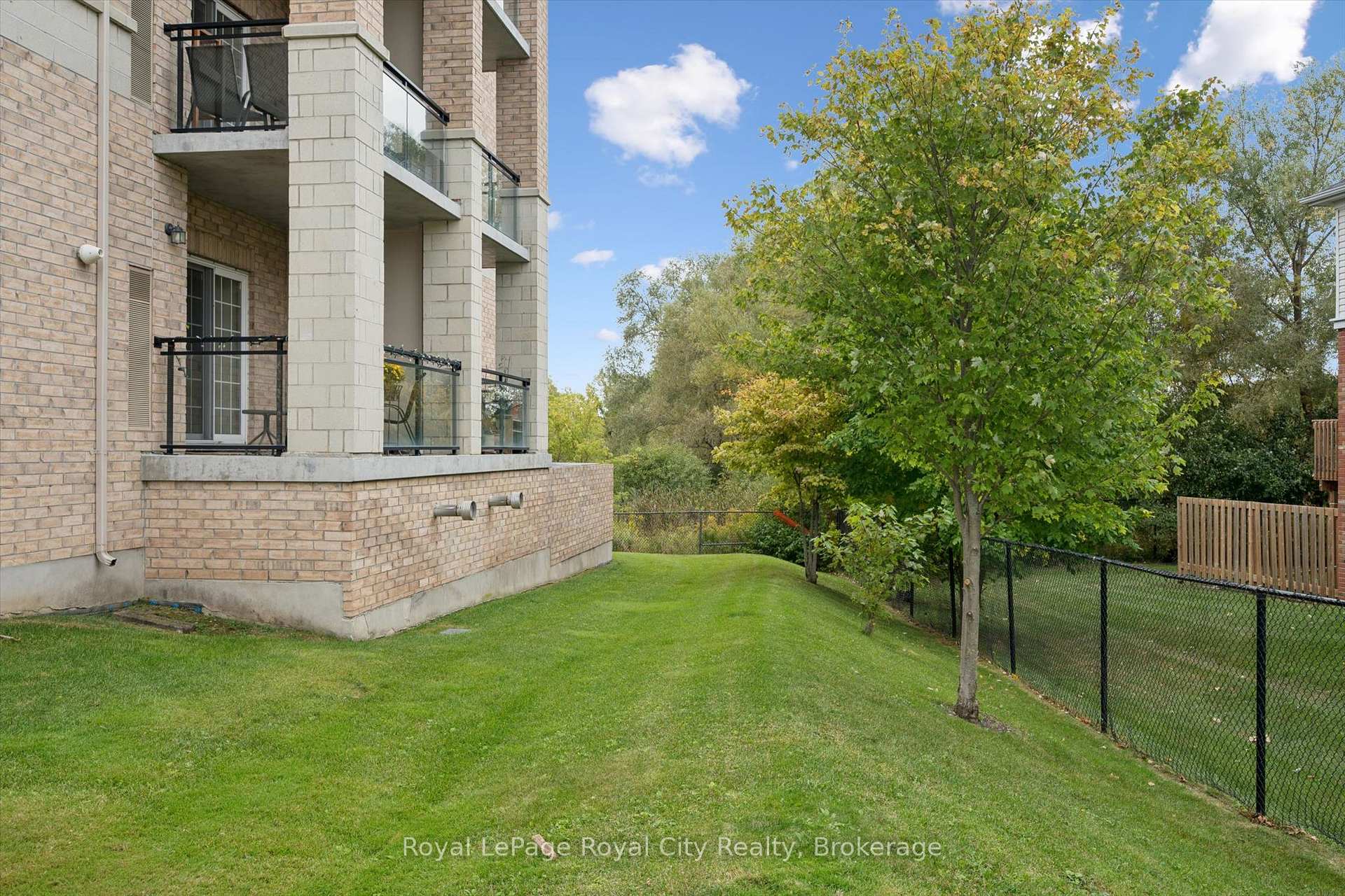 Photo 2 of Unit 142, 1077 Gordon Street, Guelph, Kortright West — HOMEH