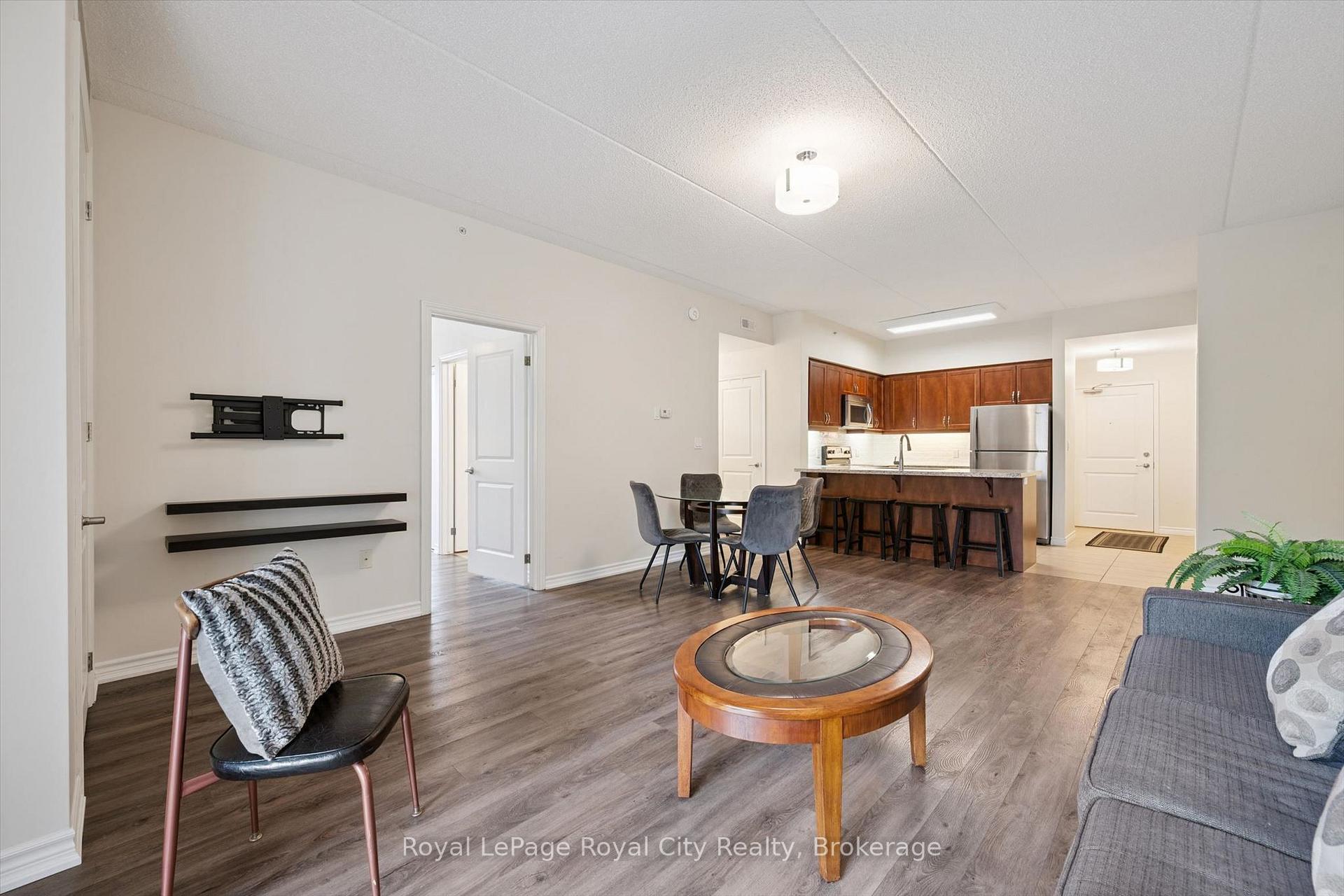Photo 4 of Unit 142, 1077 Gordon Street, Guelph, Kortright West — HOMEH