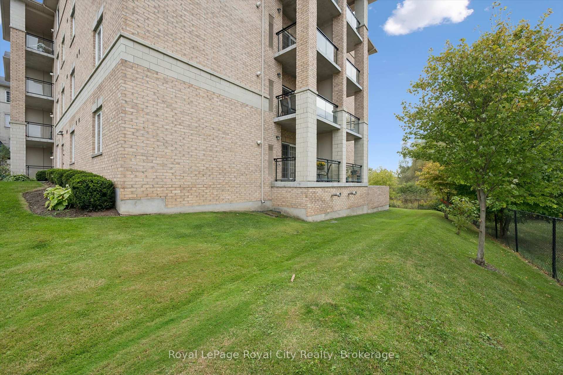 Photo 33 of Unit 142, 1077 Gordon Street, Guelph, Kortright West — HOMEH