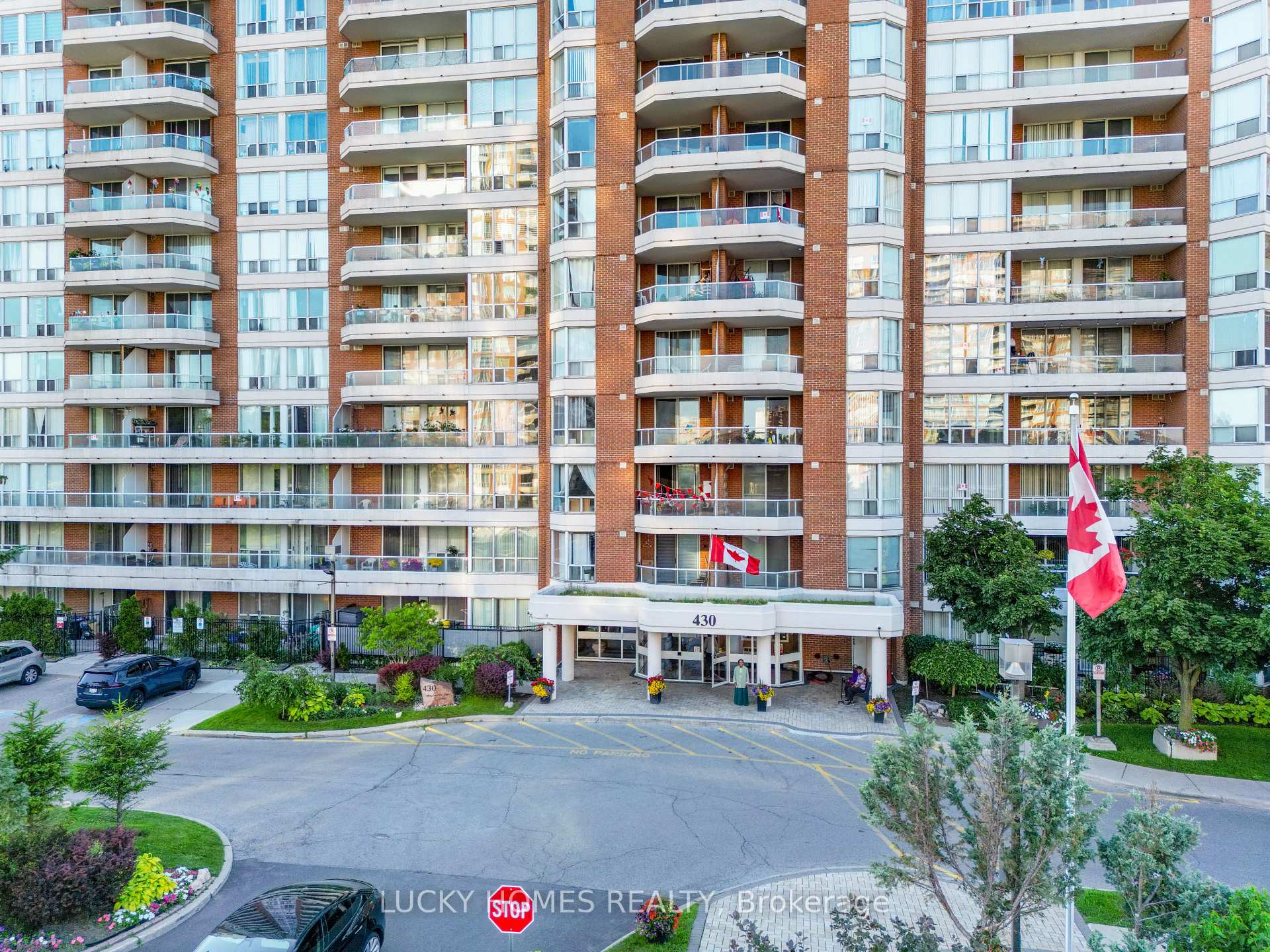 Photo of Unit 915, 430 Mclevin Avenue
