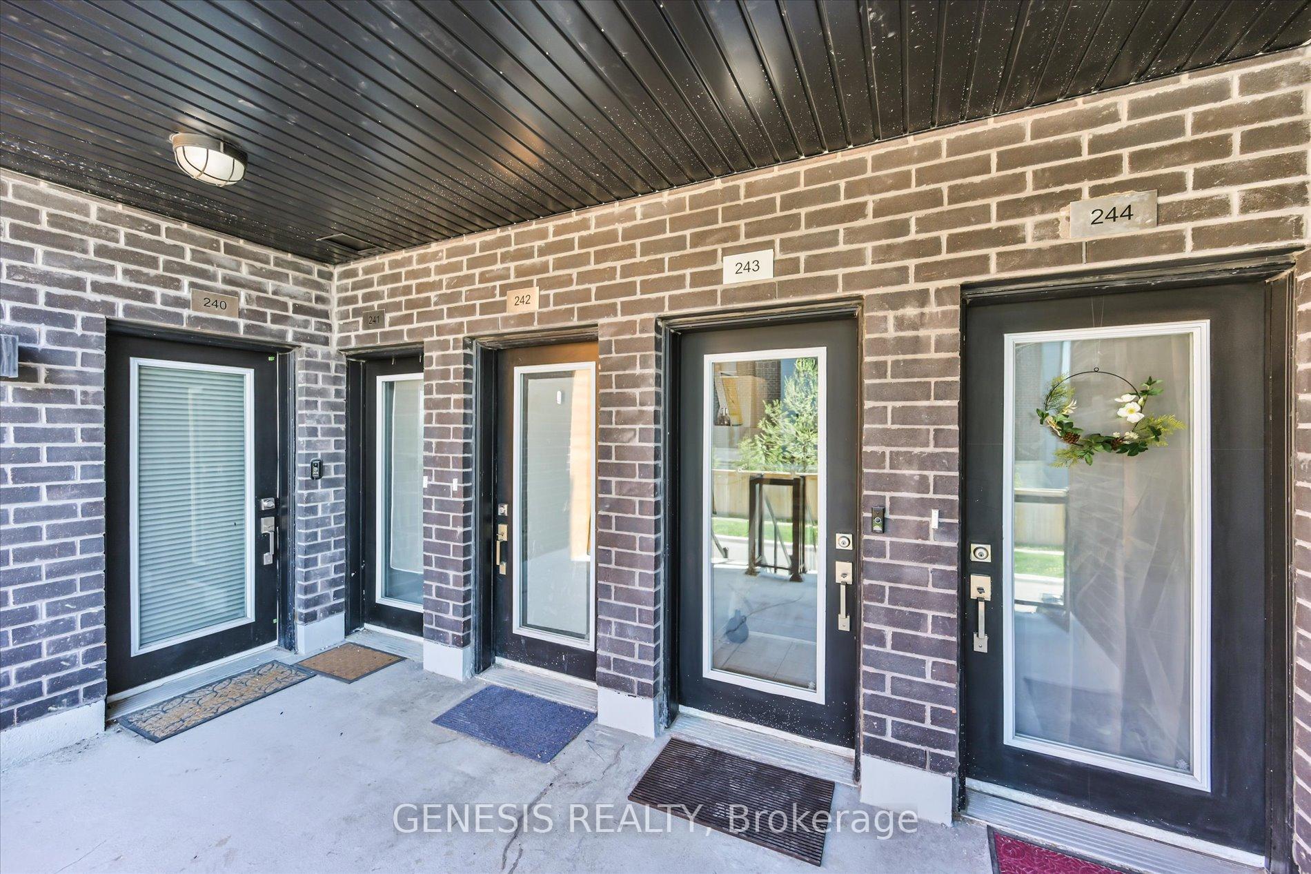 Photo 3 of Unit 243, 1145 Journeyman Lane E, Mississauga, Clarkson — HOMEH