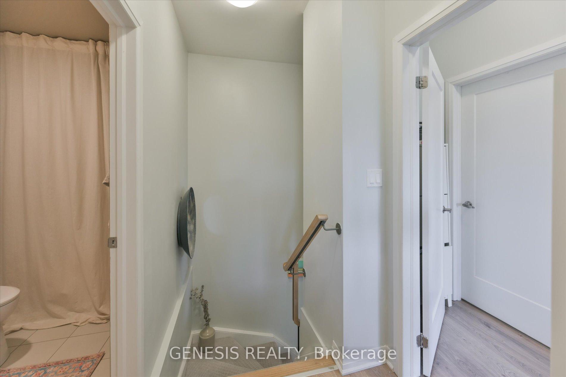 Photo 25 of Unit 243, 1145 Journeyman Lane E, Mississauga, Clarkson — HOMEH