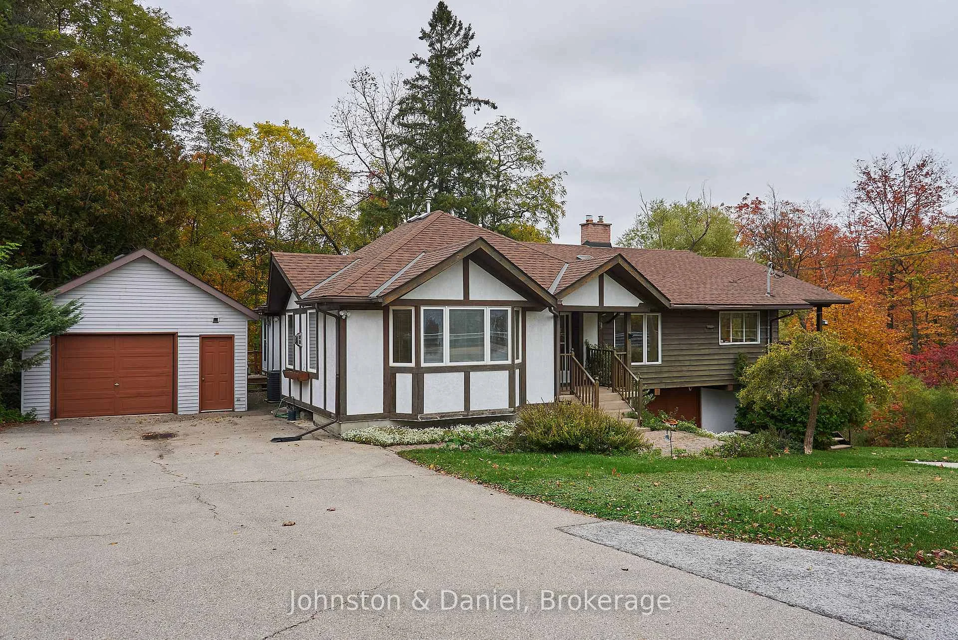 Photo 4 of 7095 Guelph Line, Milton, Rural Milton West — HOMEH