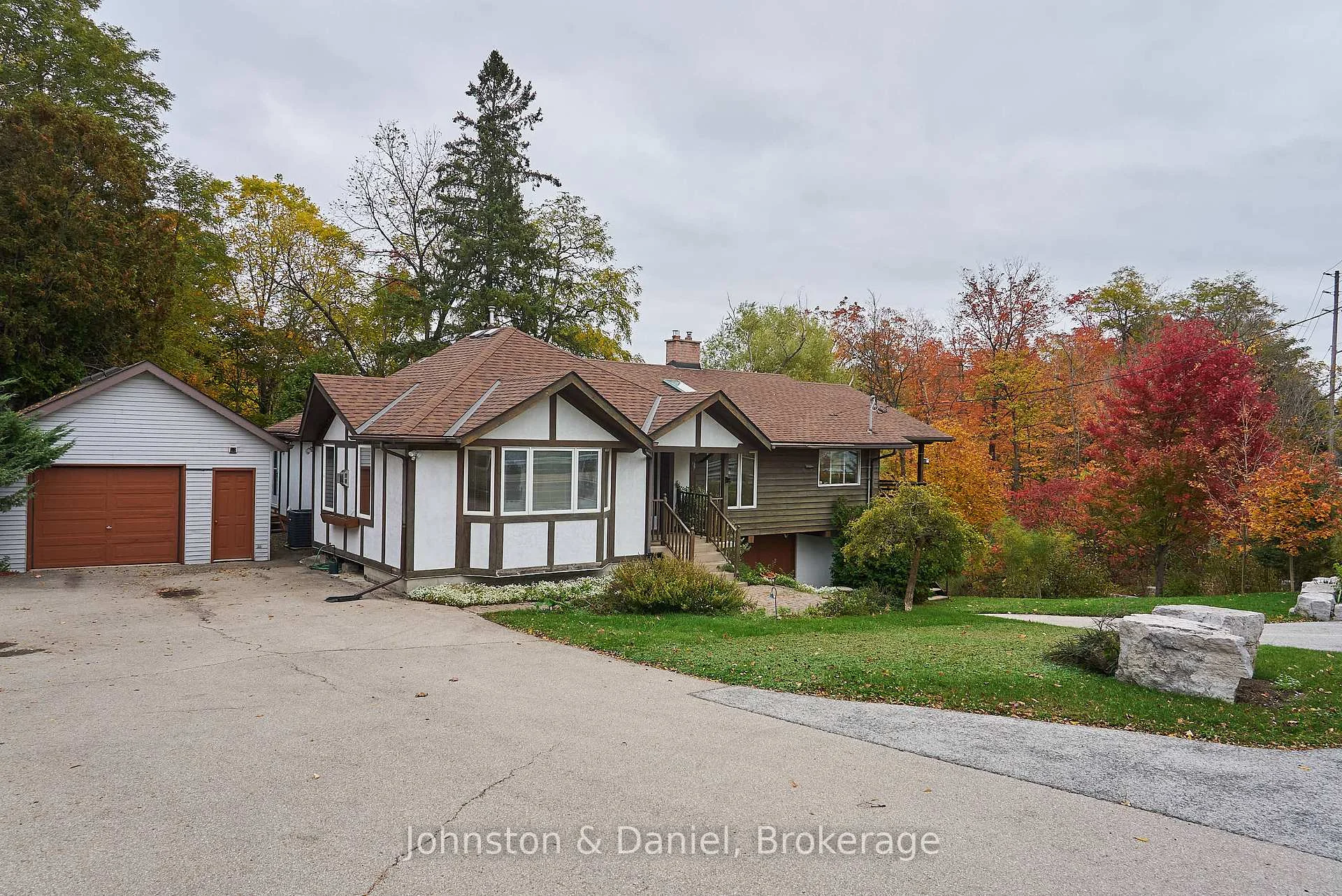 Photo 9 of 7095 Guelph Line, Milton, Rural Milton West — HOMEH