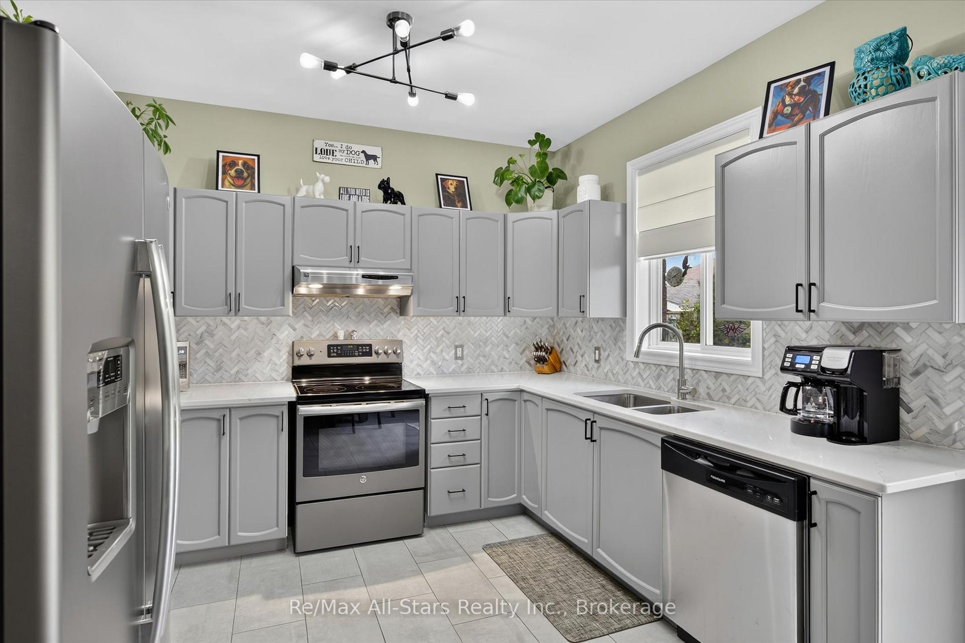 Photo 7 of 34 Kirkconnell Road, Kawartha Lakes, Lindsay — HOMEH
