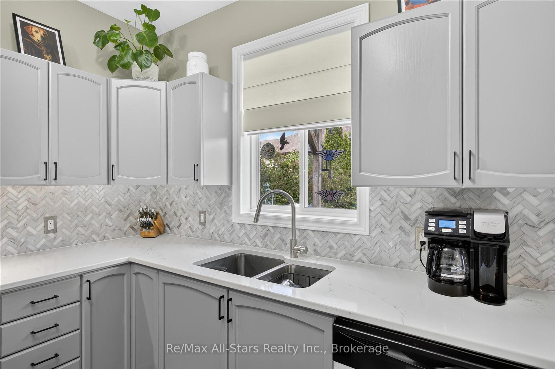 Photo 9 of 34 Kirkconnell Road, Kawartha Lakes, Lindsay — HOMEH