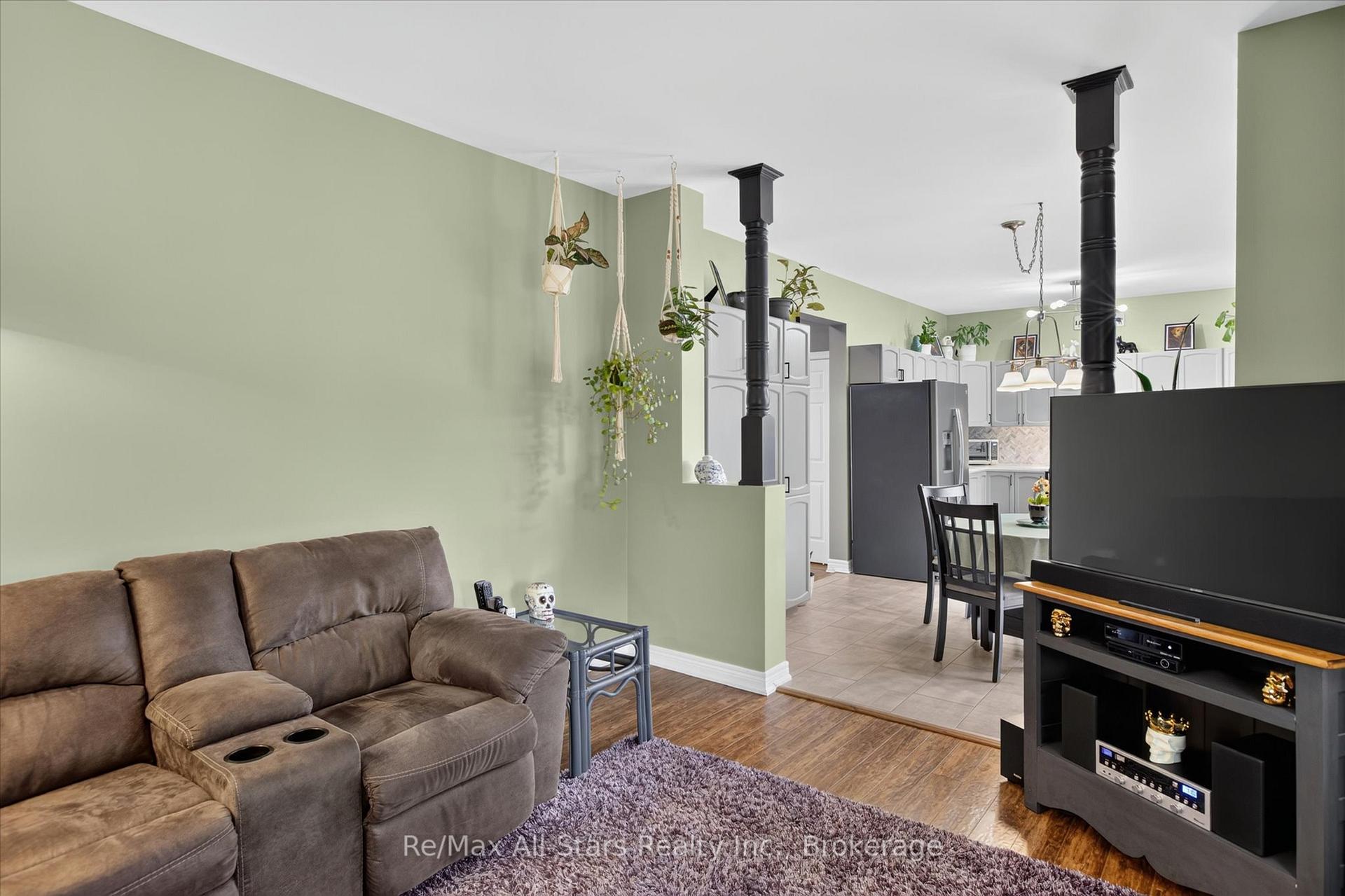 Photo 17 of 34 Kirkconnell Road, Kawartha Lakes, Lindsay — HOMEH