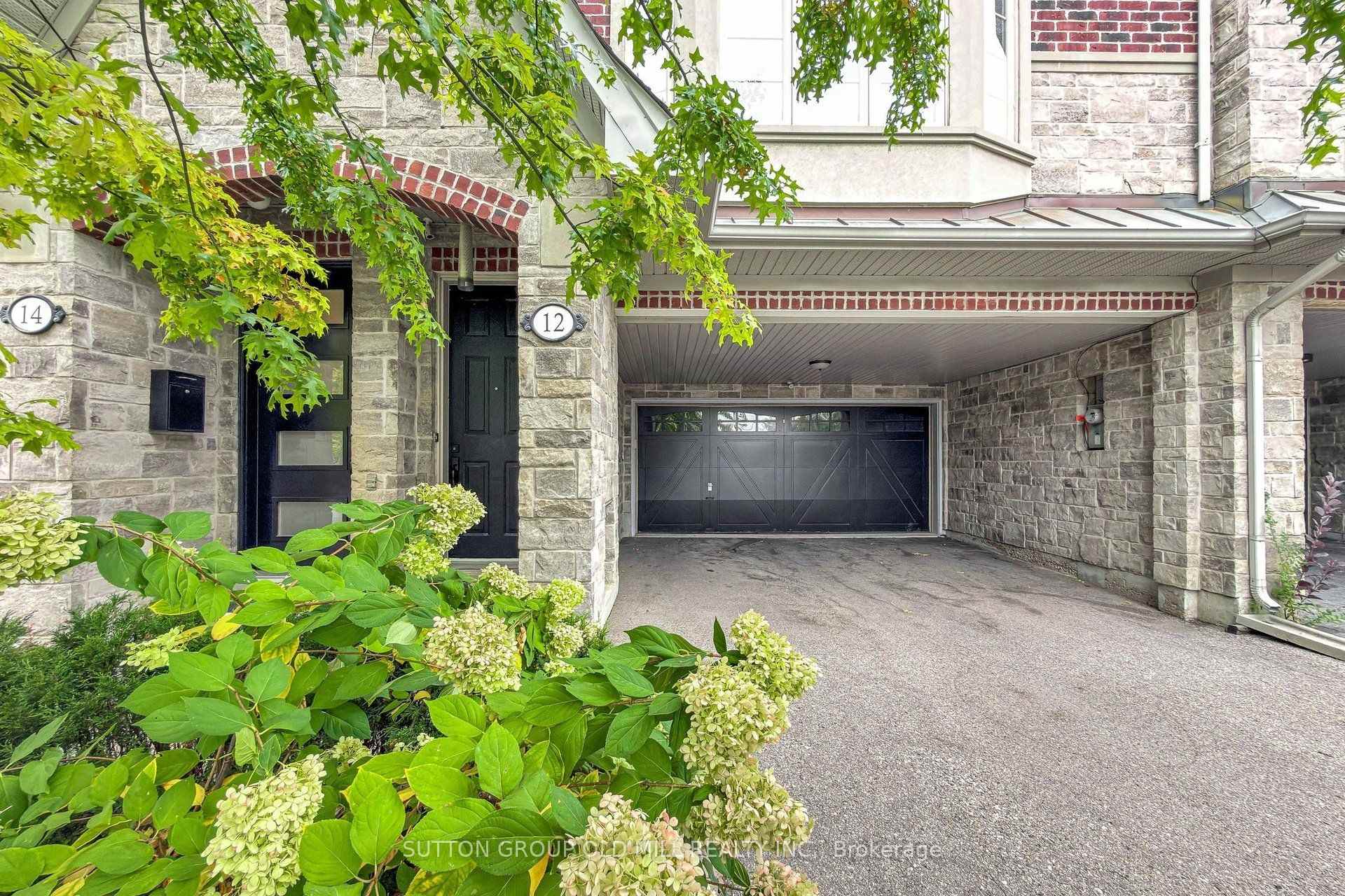 Photo 3 of 12 Gala Lane, Etobicoke, Stonegate-Queensway — HOMEH