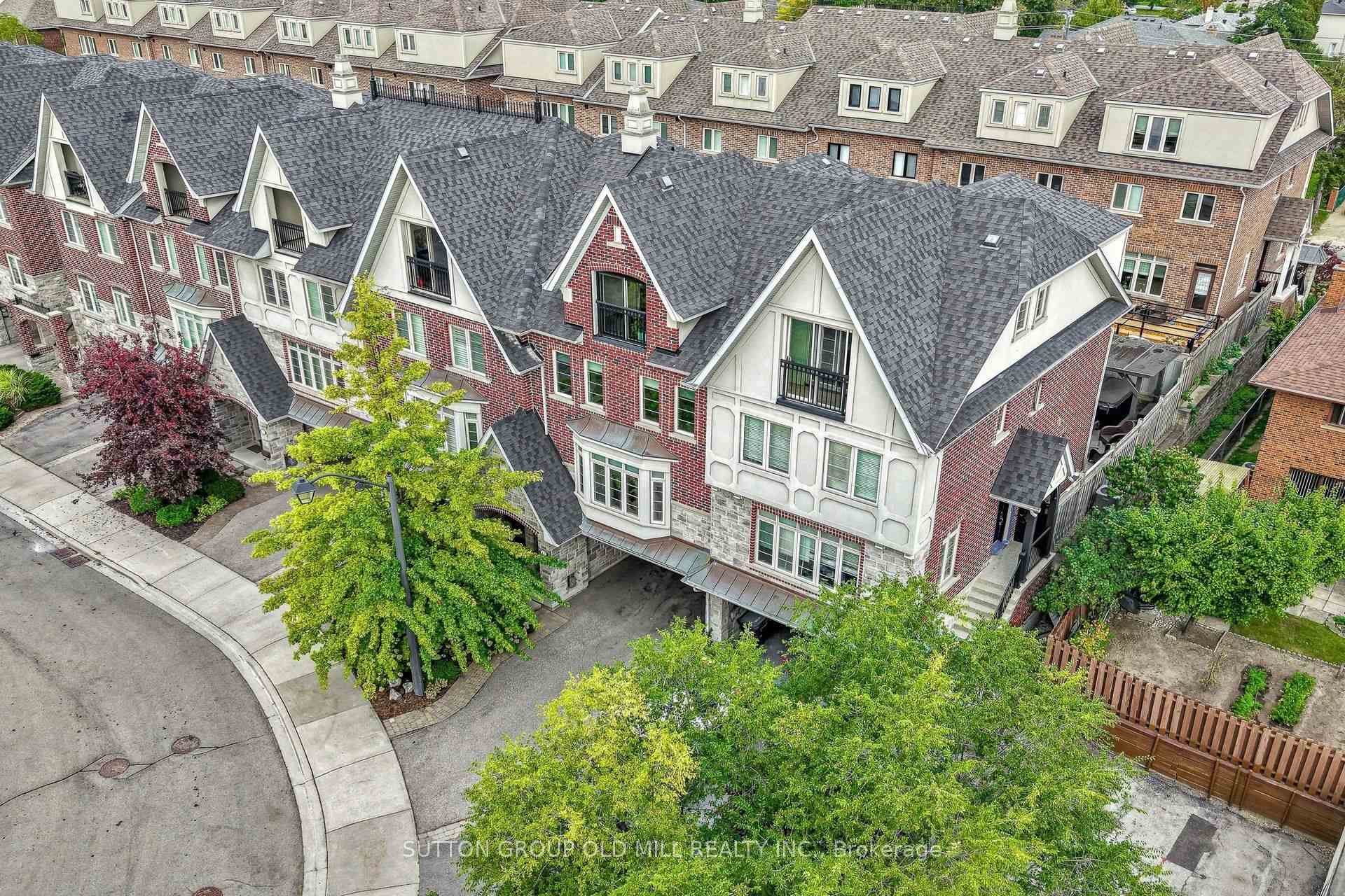 Photo 4 of 12 Gala Lane, Etobicoke, Stonegate-Queensway — HOMEH