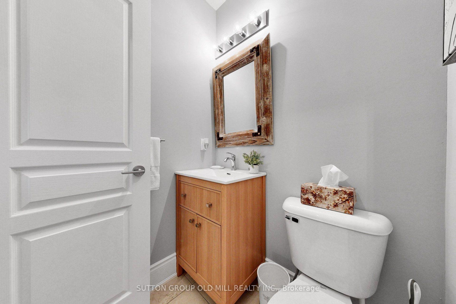 Photo 6 of 12 Gala Lane, Etobicoke, Stonegate-Queensway — HOMEH