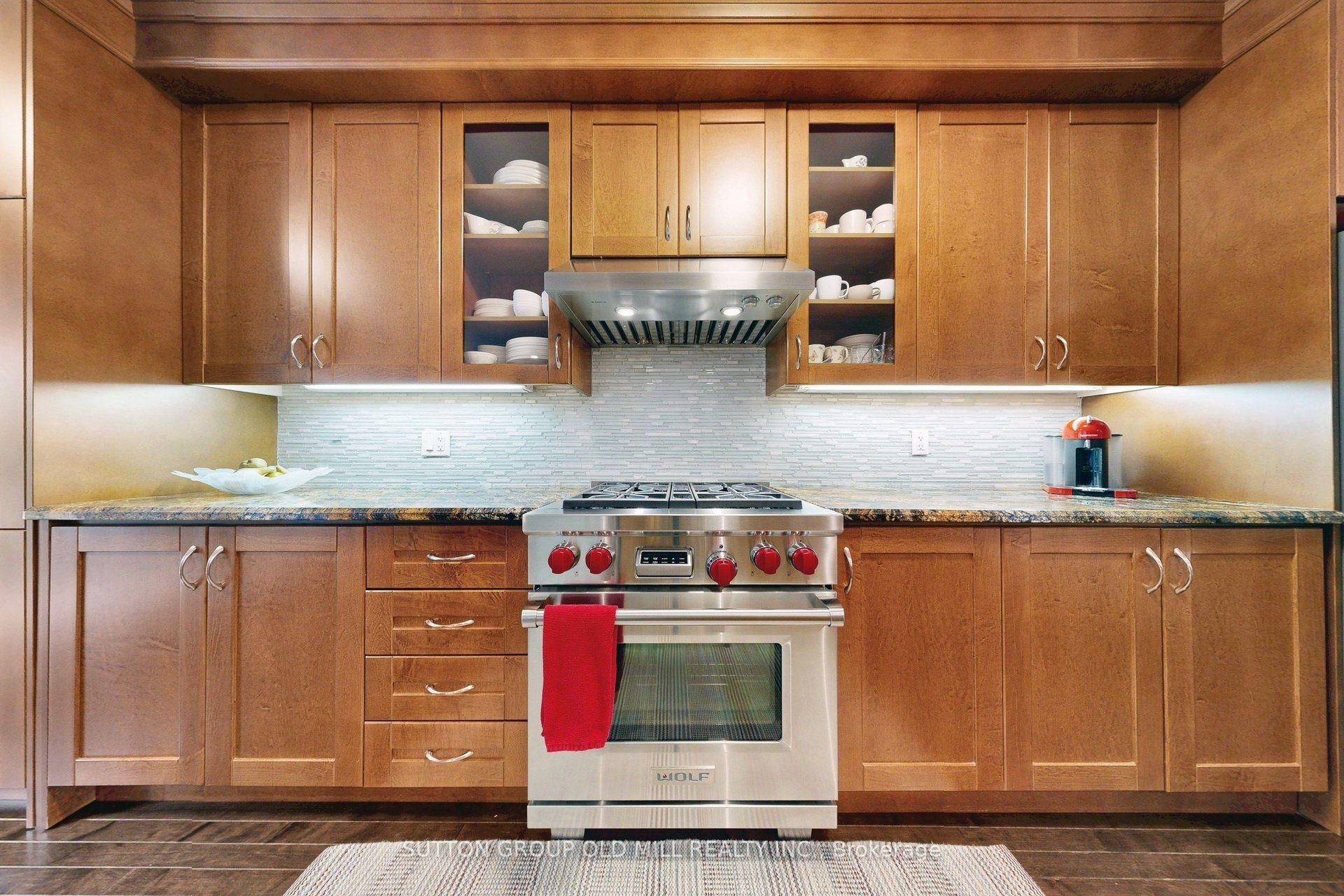 Photo 12 of 12 Gala Lane, Etobicoke, Stonegate-Queensway — HOMEH