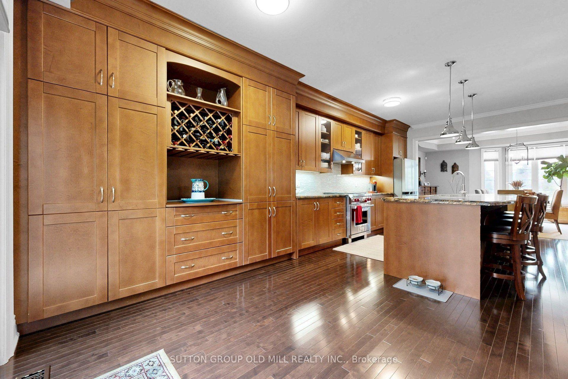 Photo 15 of 12 Gala Lane, Etobicoke, Stonegate-Queensway — HOMEH