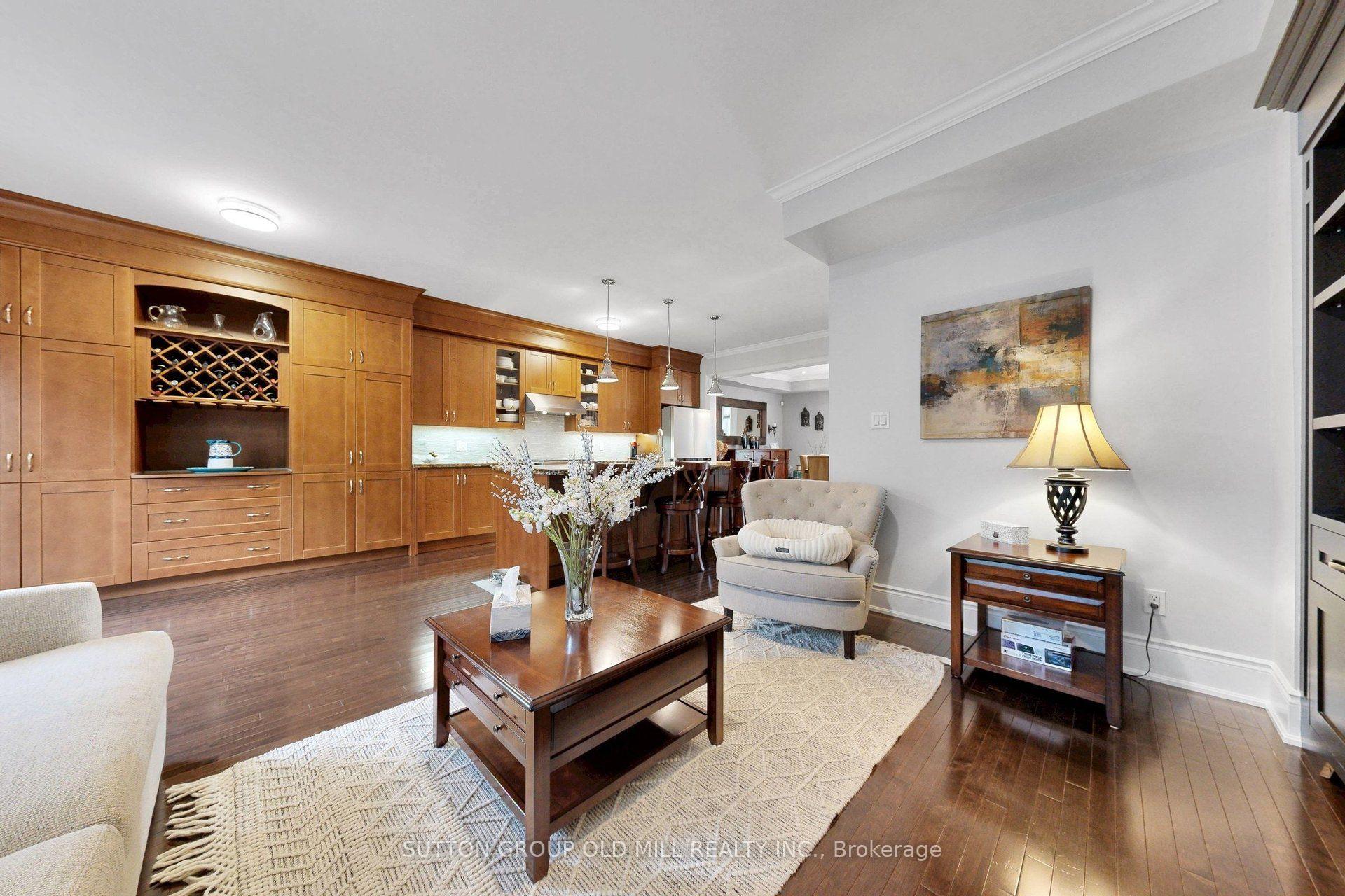 Photo 18 of 12 Gala Lane, Etobicoke, Stonegate-Queensway — HOMEH