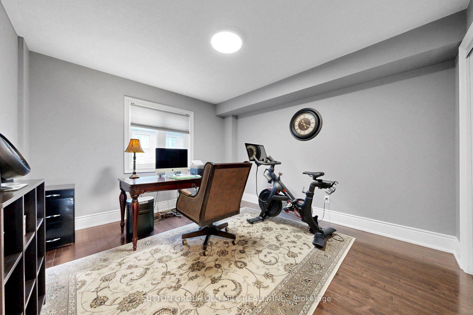 Photo 24 of 12 Gala Lane, Etobicoke, Stonegate-Queensway — HOMEH