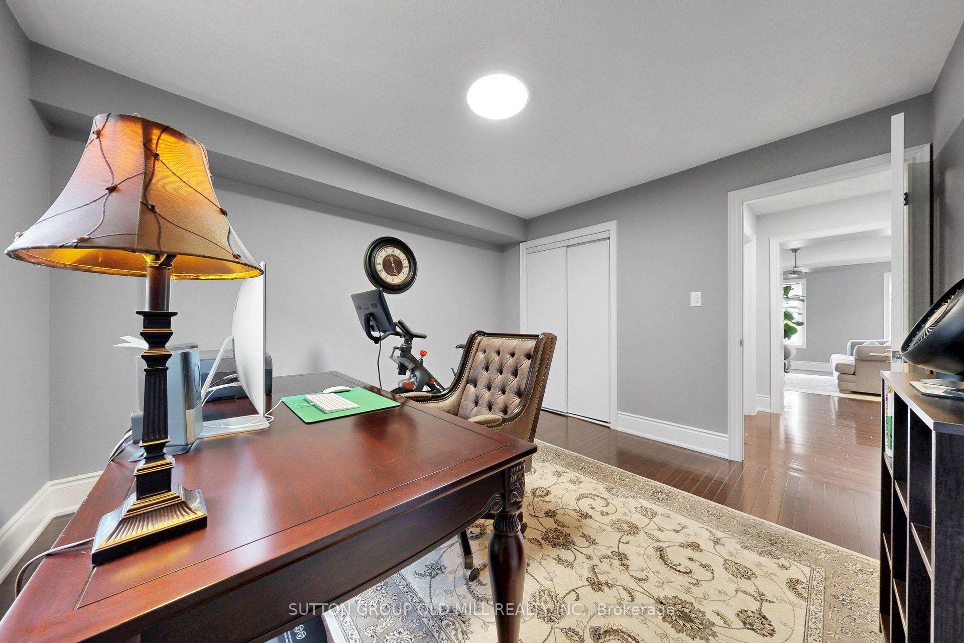 Photo 25 of 12 Gala Lane, Etobicoke, Stonegate-Queensway — HOMEH