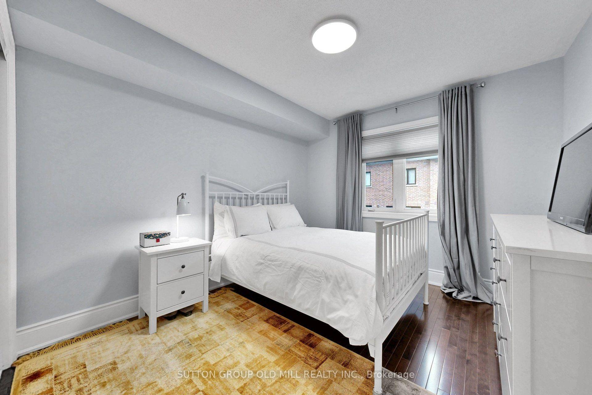 Photo 26 of 12 Gala Lane, Etobicoke, Stonegate-Queensway — HOMEH