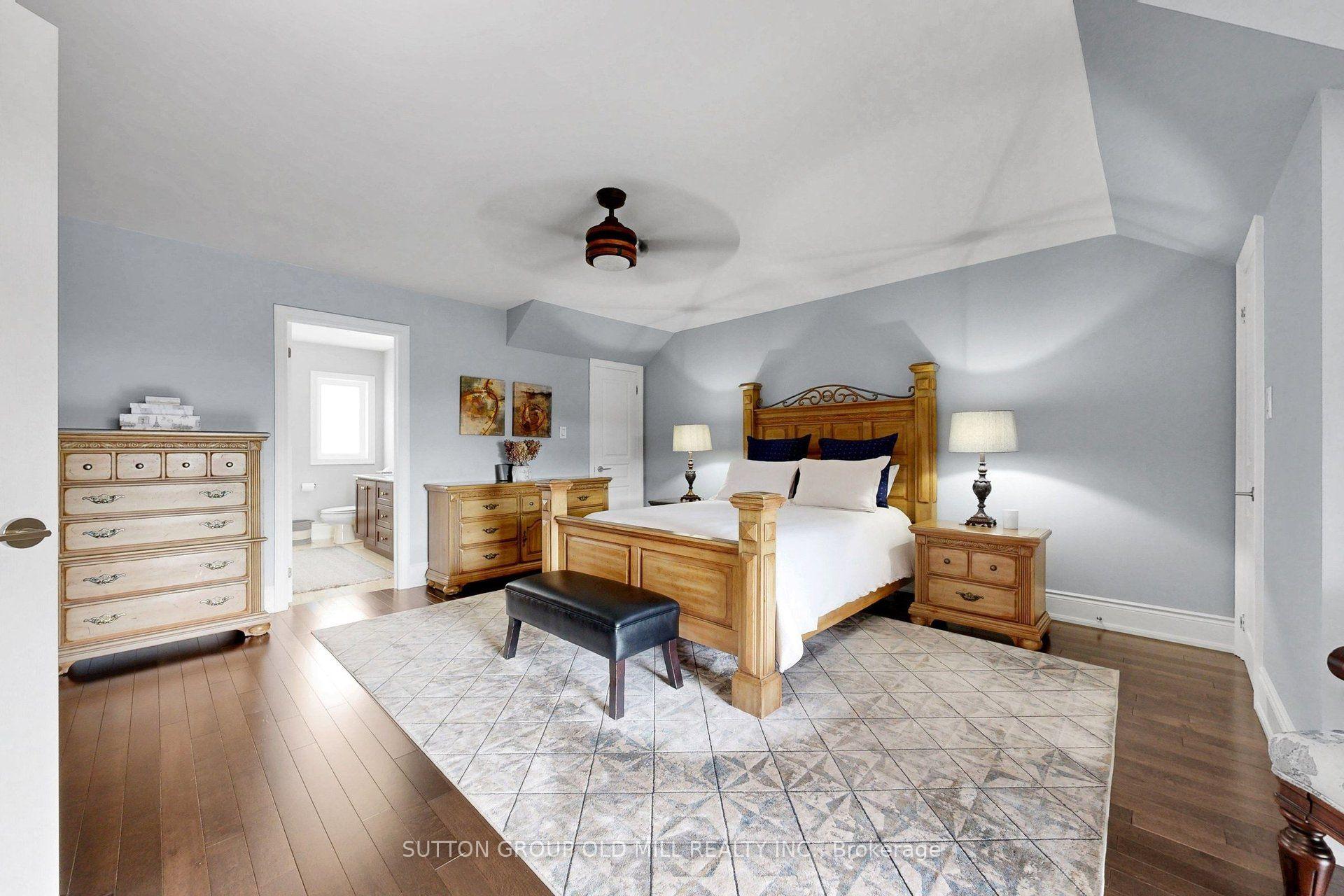 Photo 30 of 12 Gala Lane, Etobicoke, Stonegate-Queensway — HOMEH