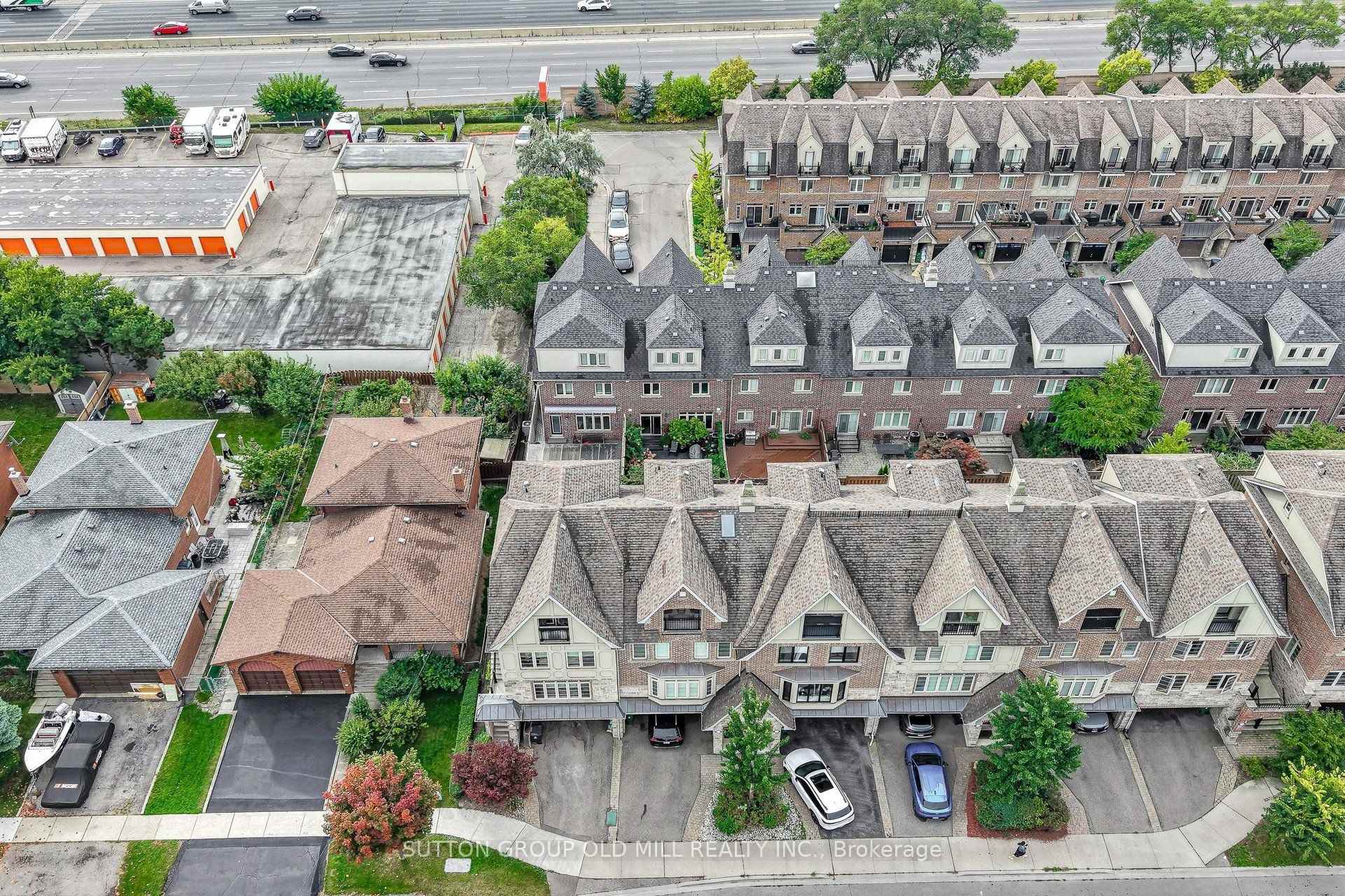 Photo 43 of 12 Gala Lane, Etobicoke, Stonegate-Queensway — HOMEH