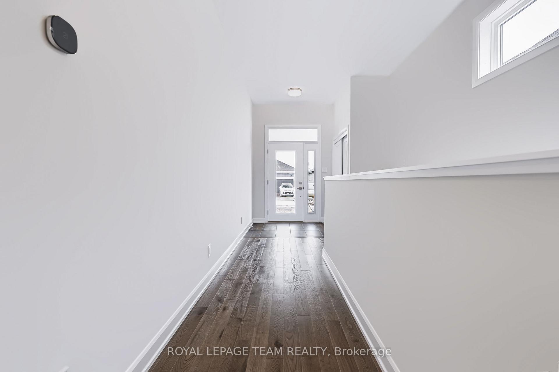 Photo 4 of 237 Hannam Bud Way, Ottawa, Riverside South/Gloucester Glen — HOMEH
