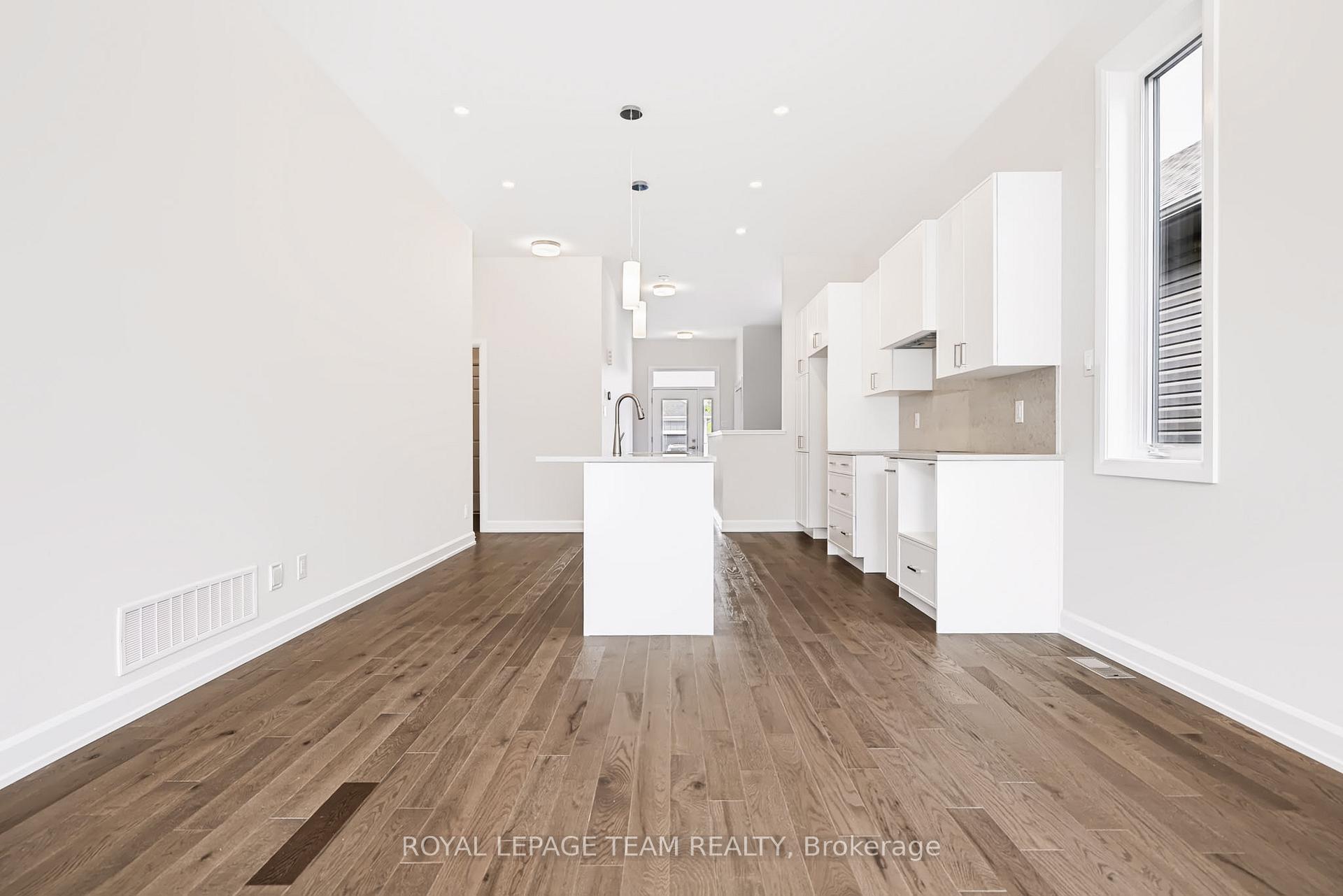 Photo 10 of 237 Hannam Bud Way, Ottawa, Riverside South/Gloucester Glen — HOMEH