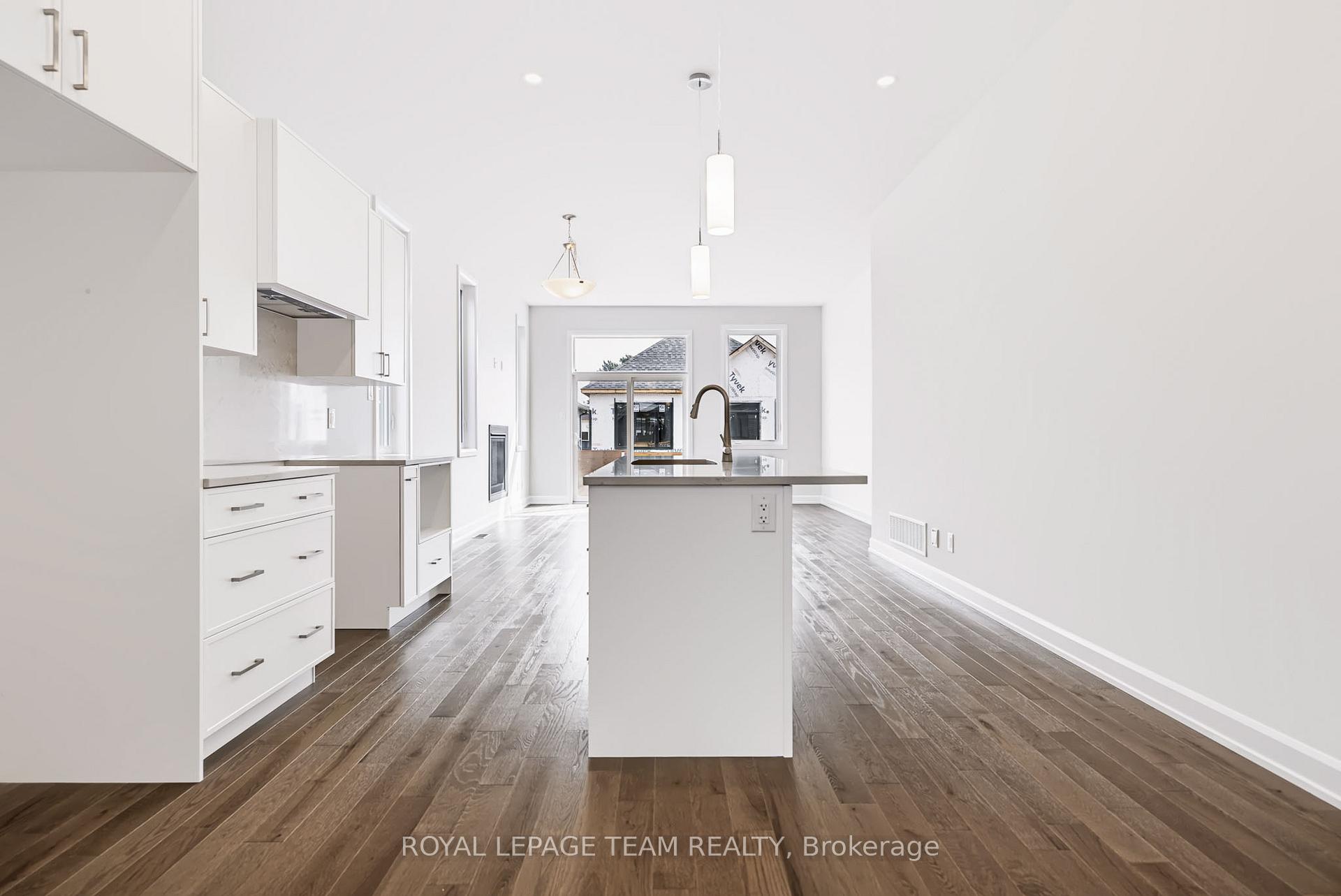 Photo 13 of 237 Hannam Bud Way, Ottawa, Riverside South/Gloucester Glen — HOMEH