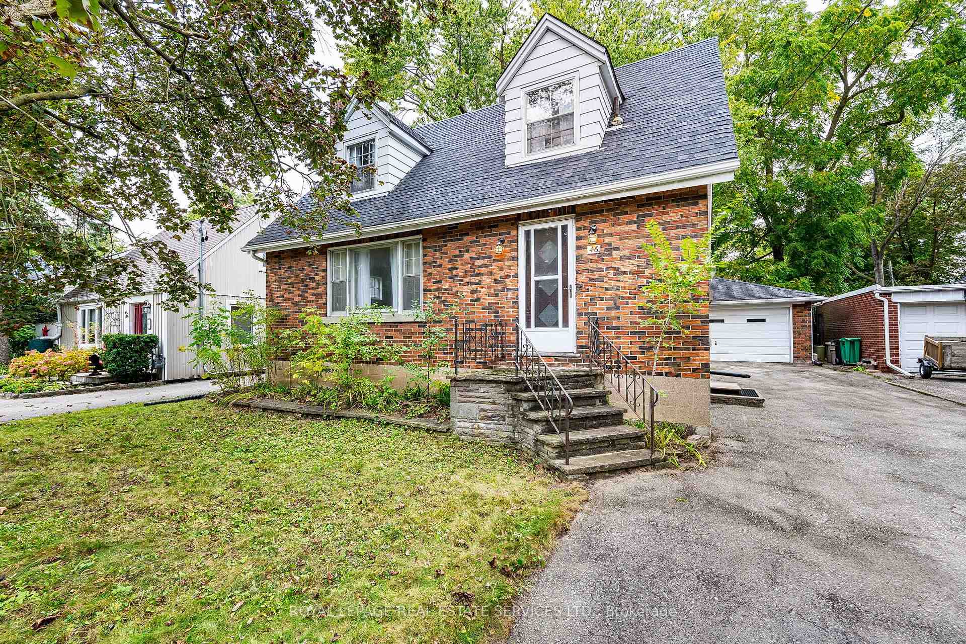 Photo 3 of 46 Frederick Street, Brampton, Downtown Brampton — HOMEH