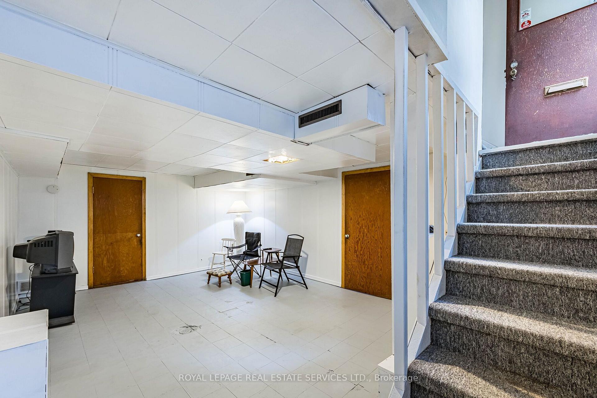 Photo 23 of 46 Frederick Street, Brampton, Downtown Brampton — HOMEH