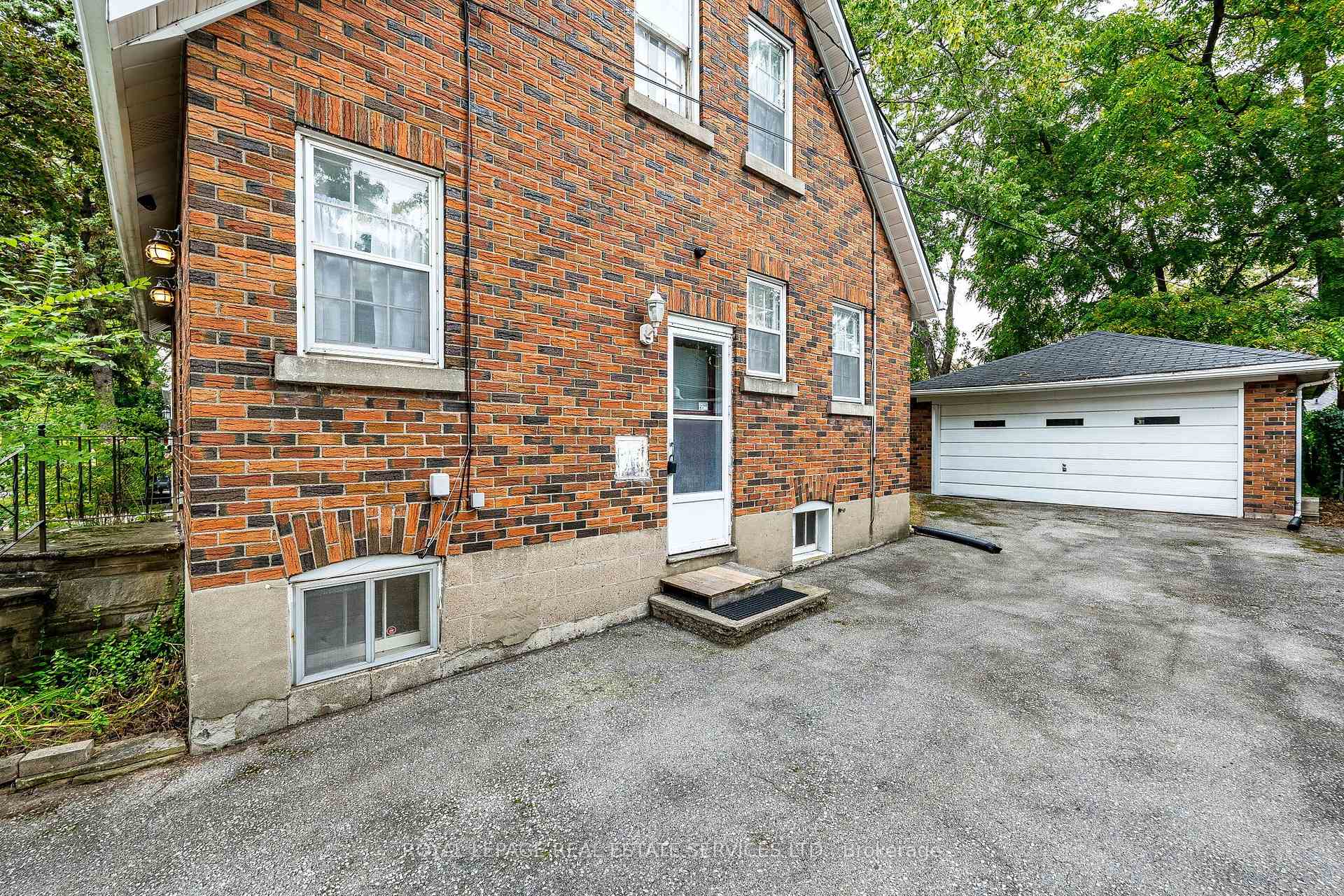 Photo 26 of 46 Frederick Street, Brampton, Downtown Brampton — HOMEH