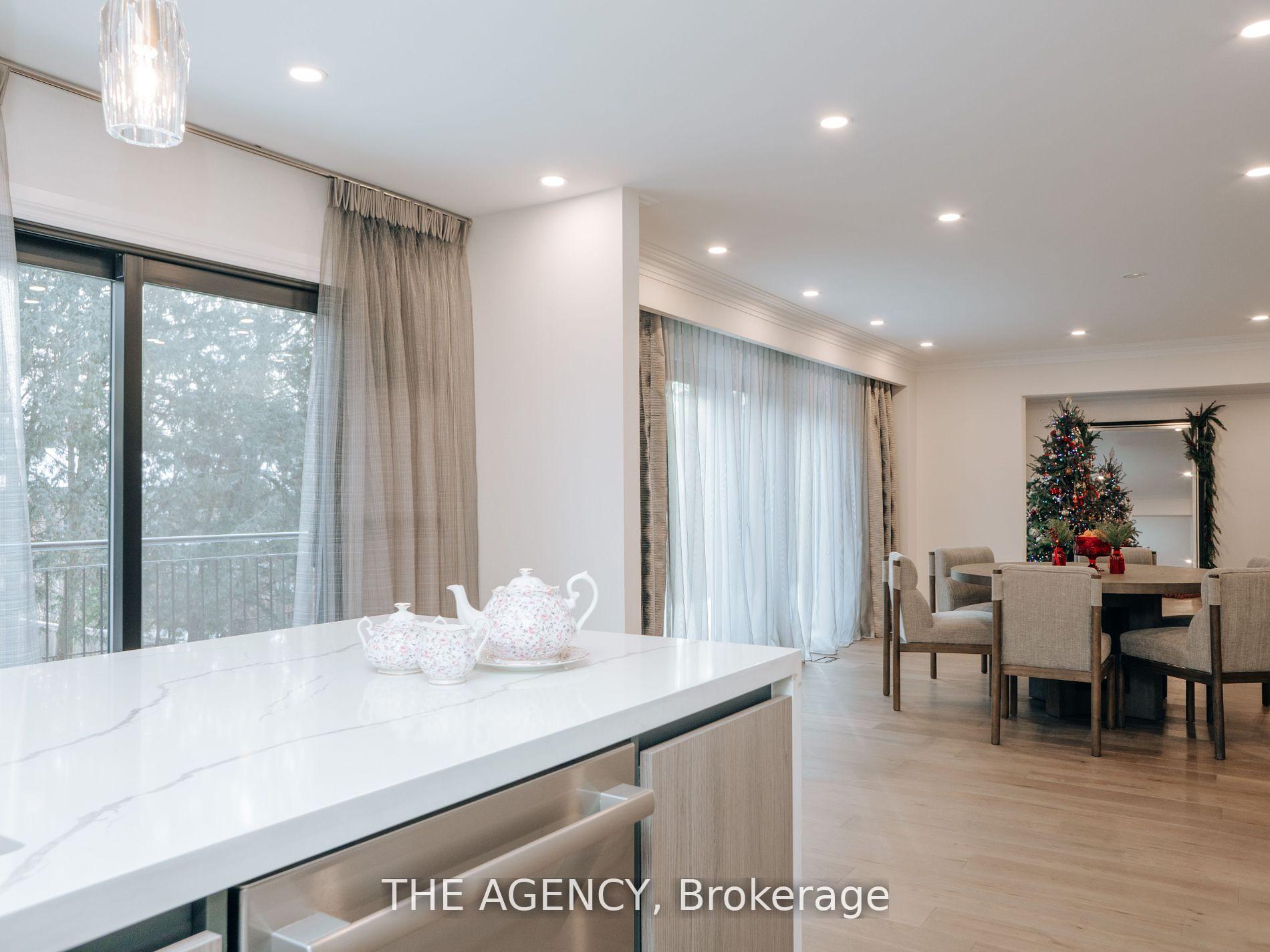 Photo 9 of 7 Shady Oaks Crescent, North York, Bridle Path-Sunnybrook-York Mills — HOMEH